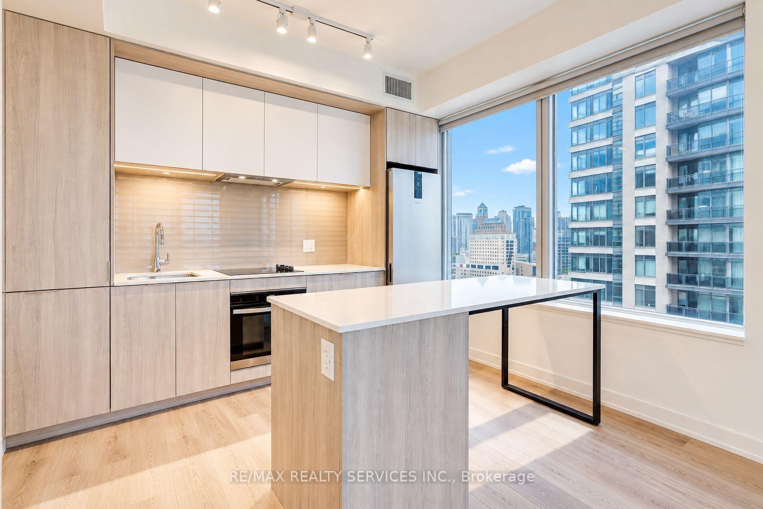 Photo 2 of Unit 2408, 395 Square One Drive, Mississauga, City Centre — HOMEH