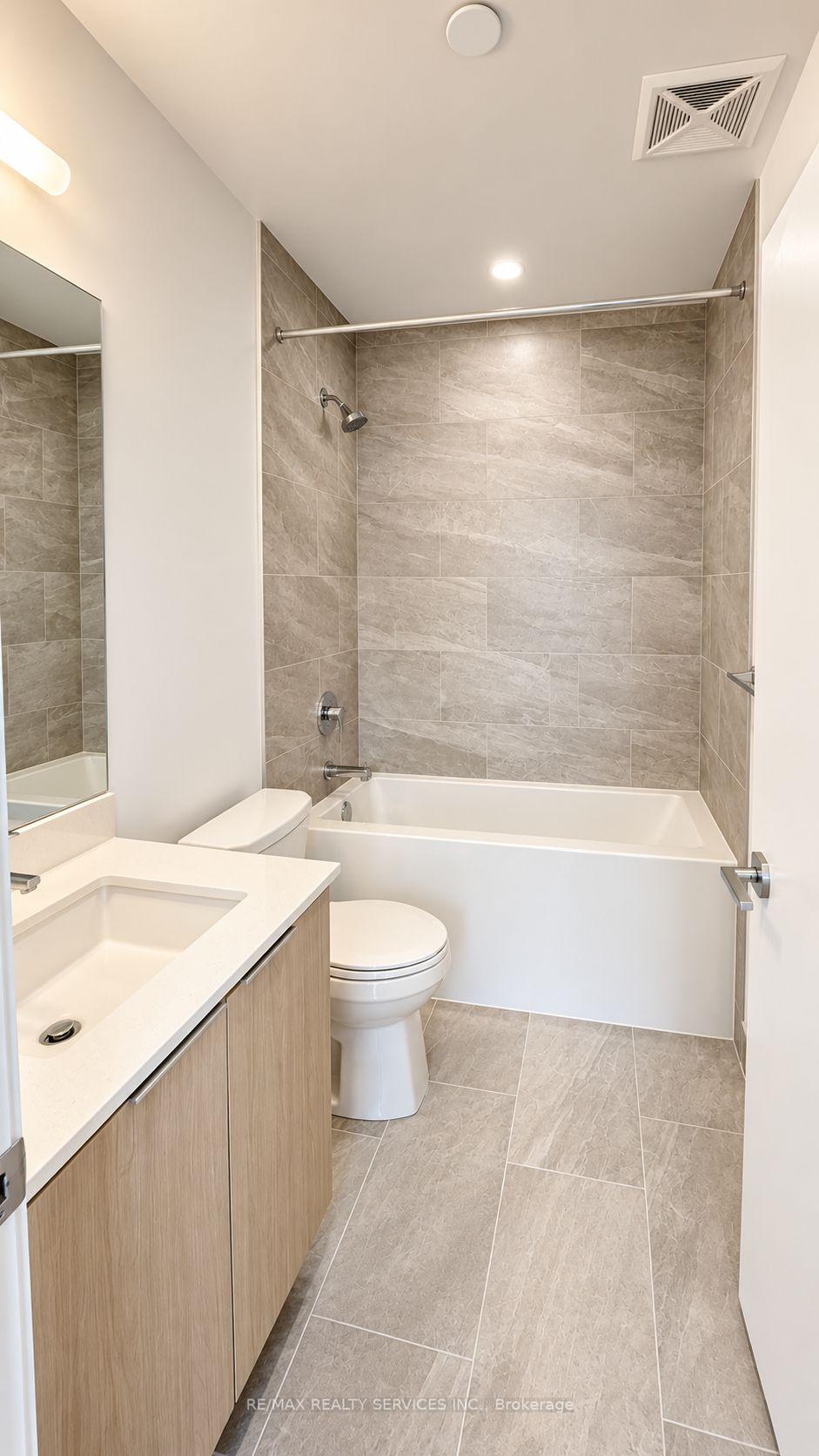 Photo 8 of Unit 2408, 395 Square One Drive, Mississauga, City Centre — HOMEH