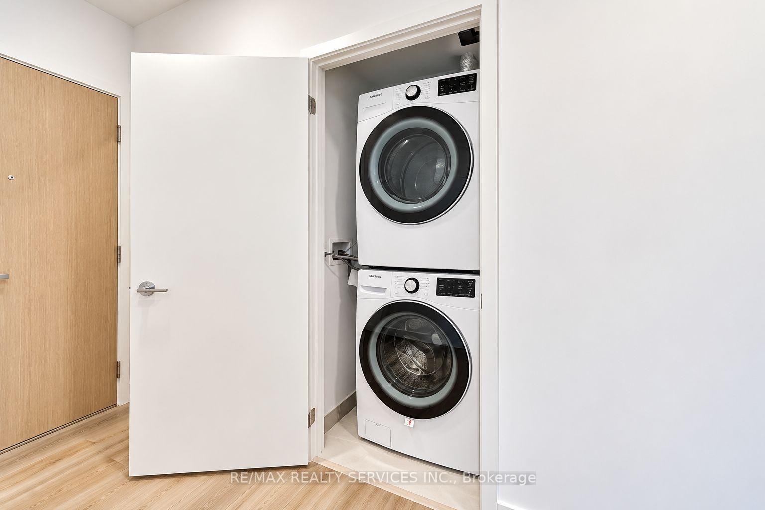 Photo 13 of Unit 2408, 395 Square One Drive, Mississauga, City Centre — HOMEH