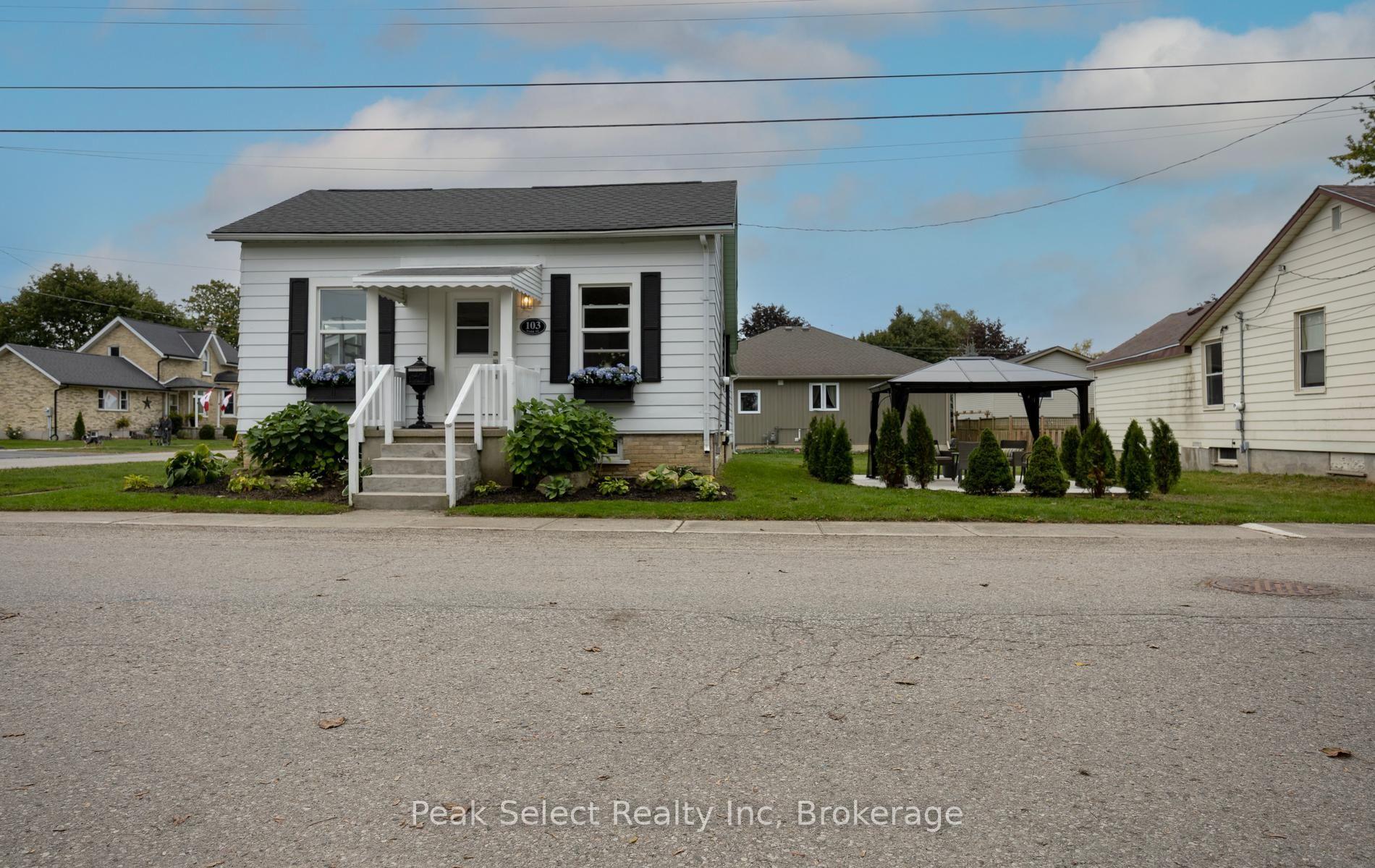 Photo 6 of 103 Park Street, South Huron, Exeter — HOMEH