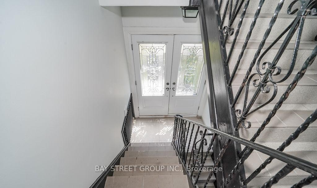 Photo 3 of Unit Main Floor, 2 Rowley Avenue, Toronto, Mount Pleasant East — HOMEH
