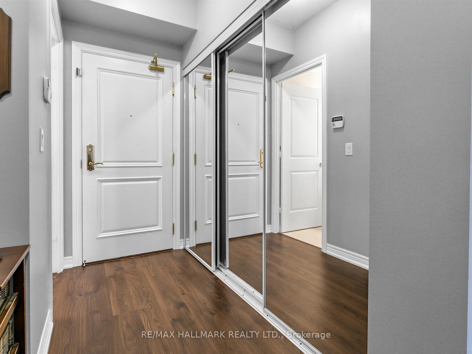 Photo 4 of Unit 303, 9245 Jane Street, Vaughan, Maple — HOMEH