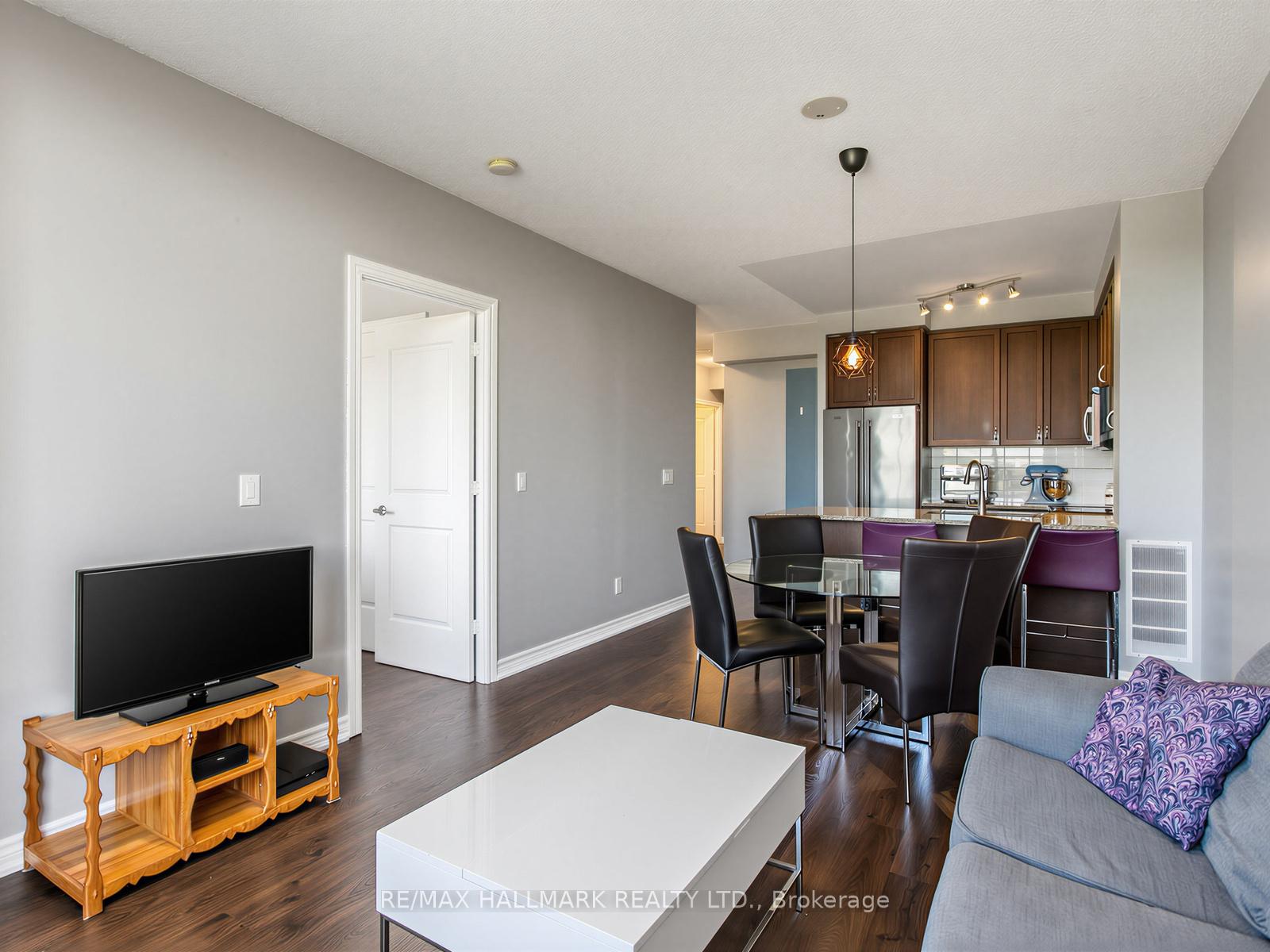 Photo 11 of Unit 303, 9245 Jane Street, Vaughan, Maple — HOMEH
