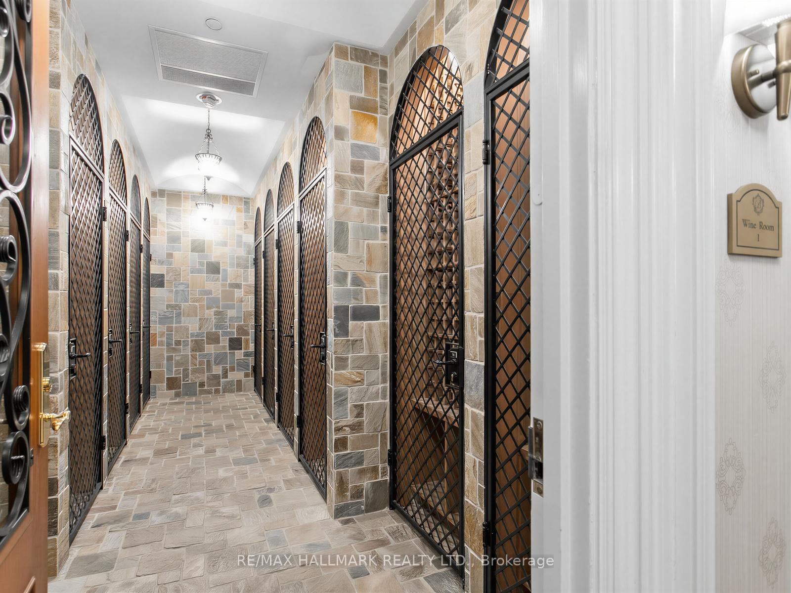 Photo 23 of Unit 303, 9245 Jane Street, Vaughan, Maple — HOMEH
