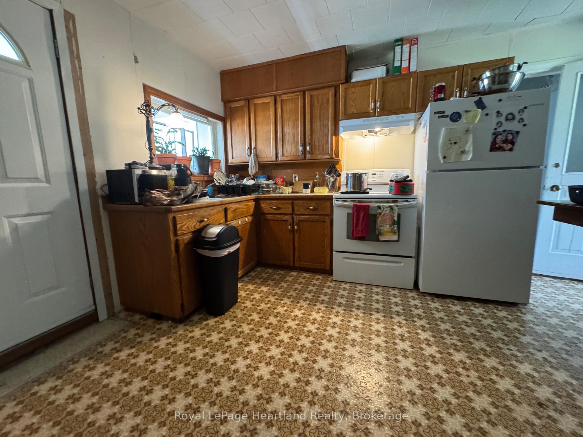 Photo 9 of 635 Yonge Street, Minto — HOMEH