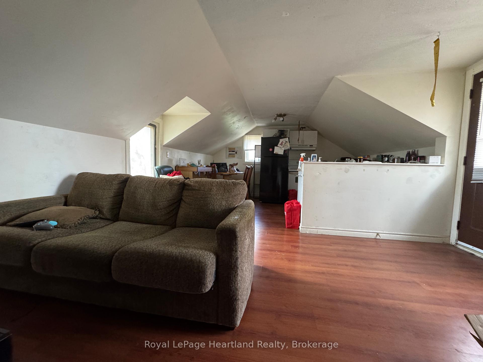 Photo 13 of 635 Yonge Street, Minto — HOMEH