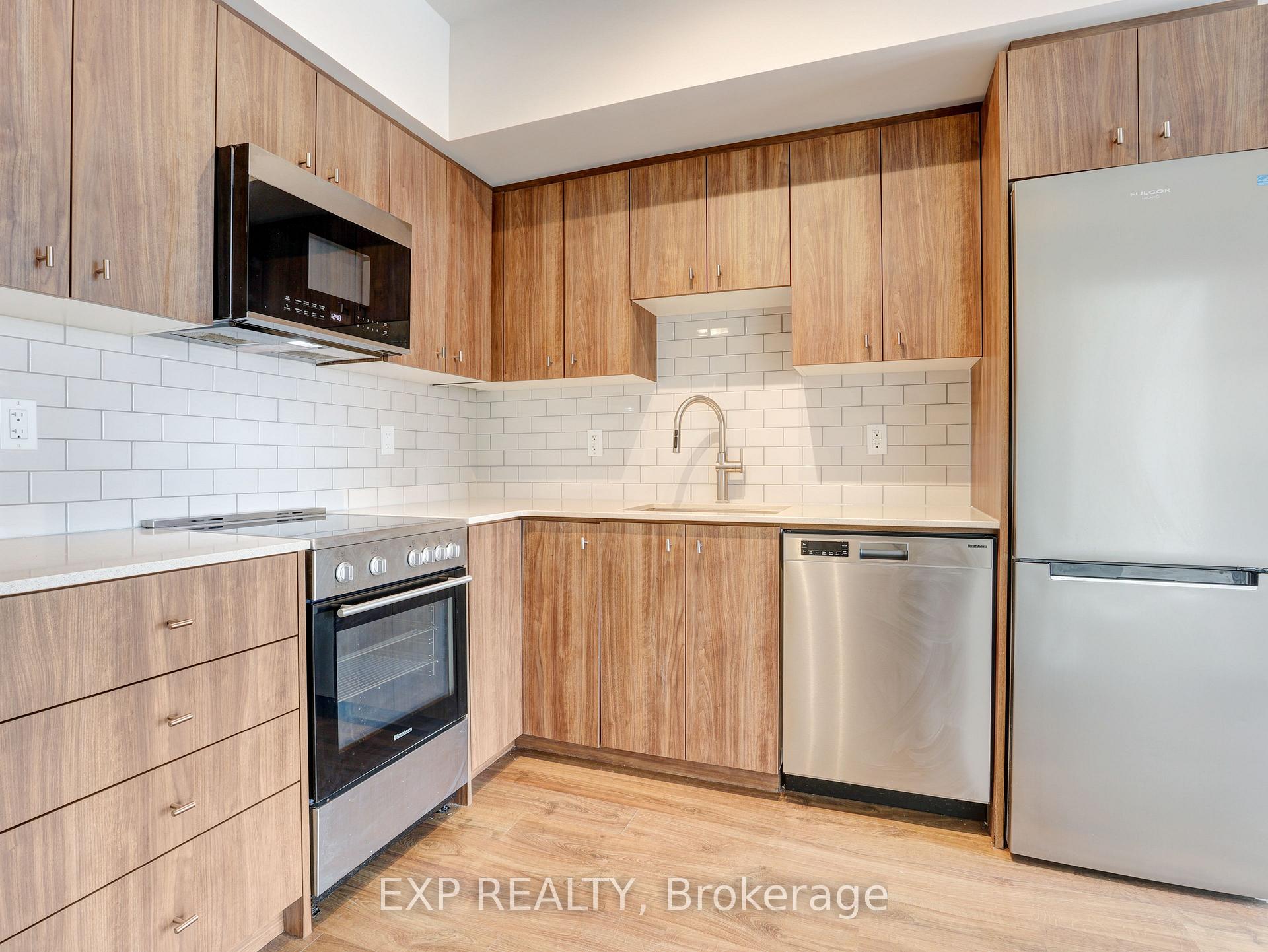 Photo 10 of Unit 708, 15 Wellington Street S, Kitchener, Cherry Hill — HOMEH