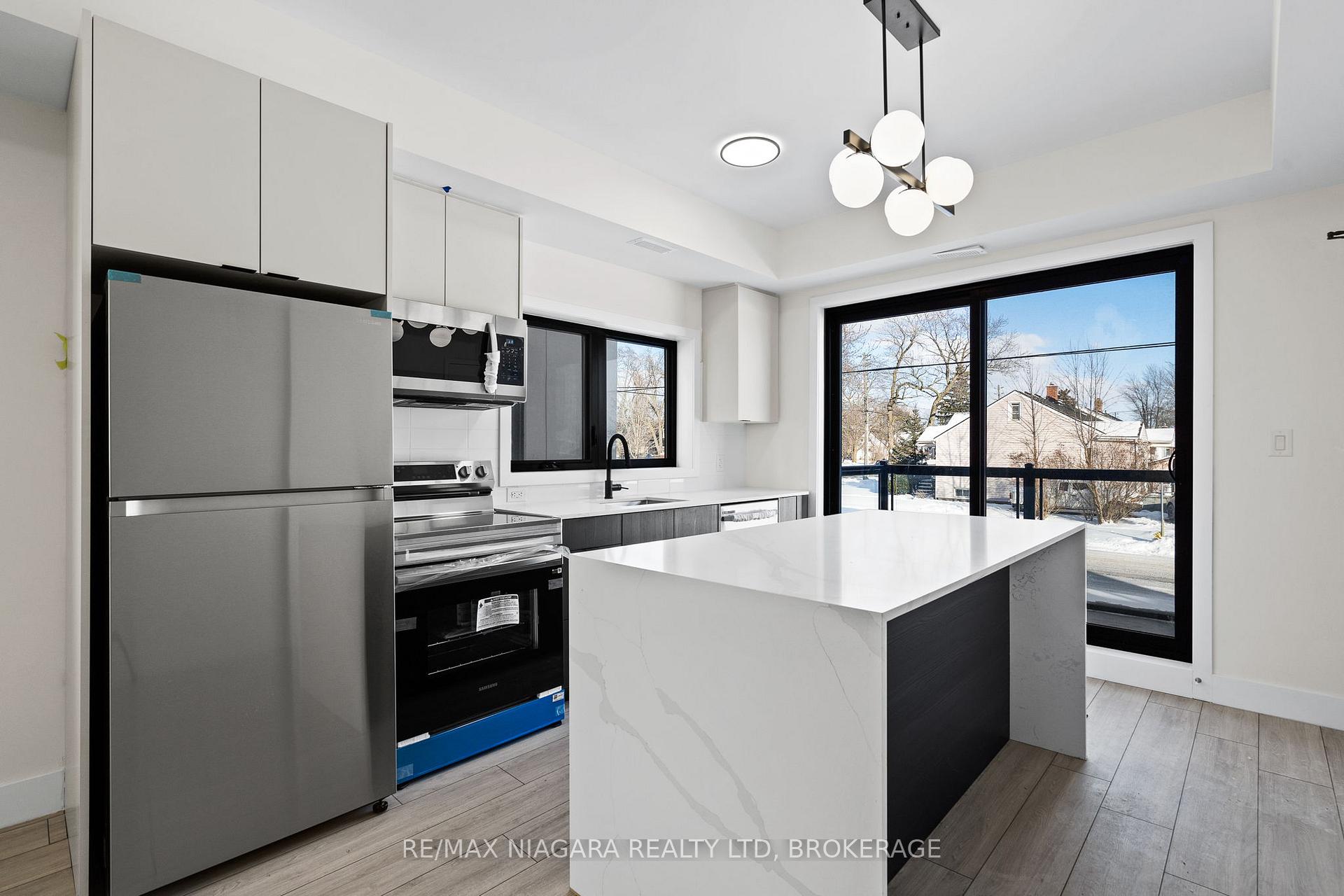 Photo 2 of Unit 209, 7277 Wilson Crescent, Niagara Falls, Oldfield — HOMEH