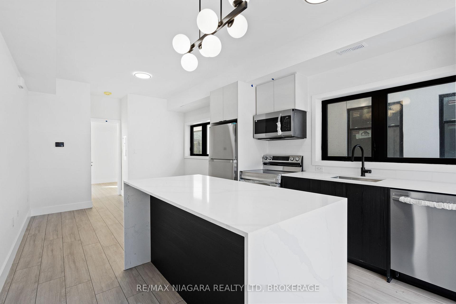 Photo 3 of Unit 209, 7277 Wilson Crescent, Niagara Falls, Oldfield — HOMEH