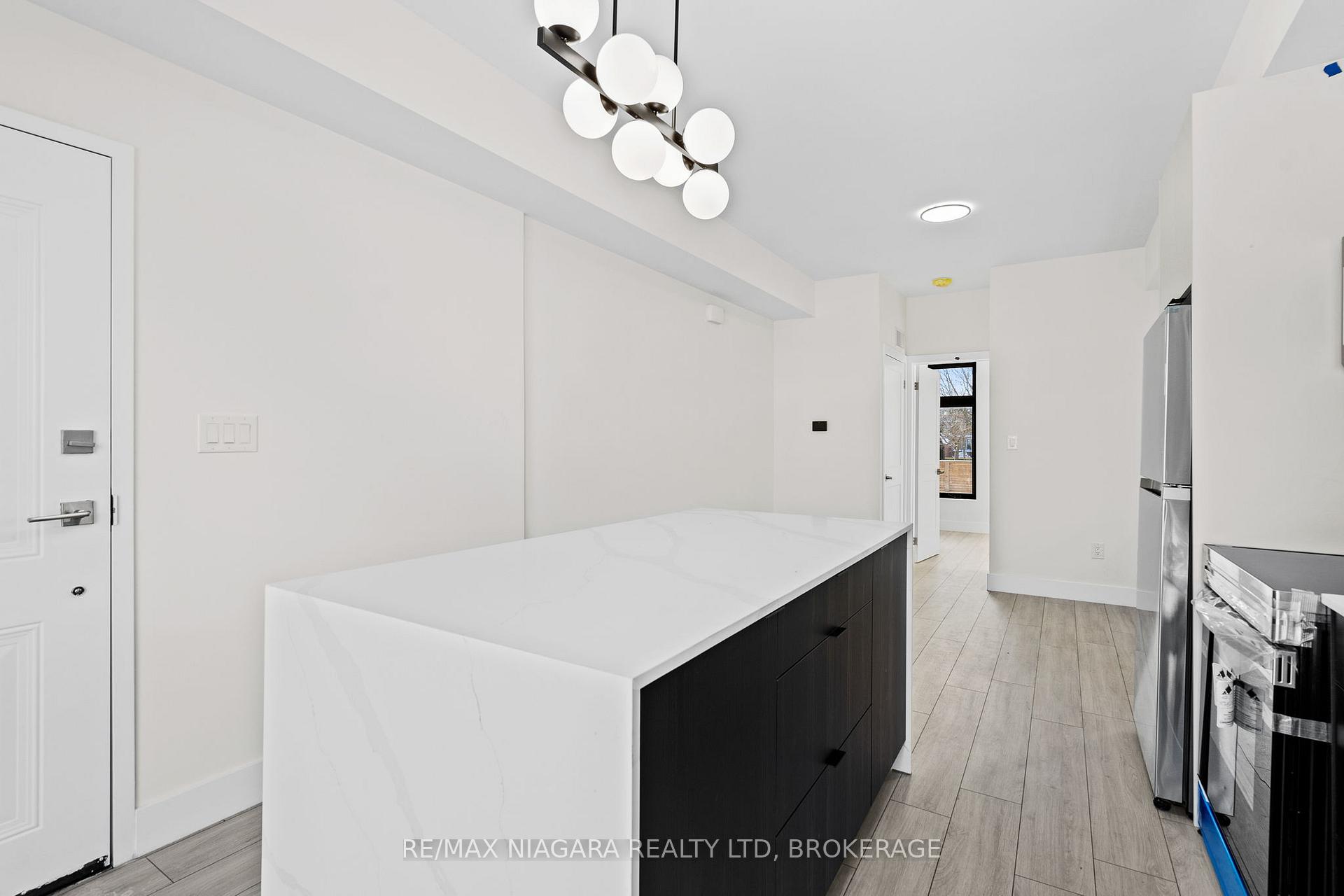 Photo 4 of Unit 209, 7277 Wilson Crescent, Niagara Falls, Oldfield — HOMEH