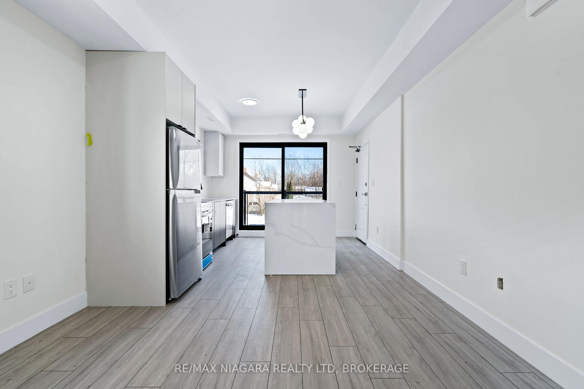 Photo 5 of Unit 209, 7277 Wilson Crescent, Niagara Falls, Oldfield — HOMEH