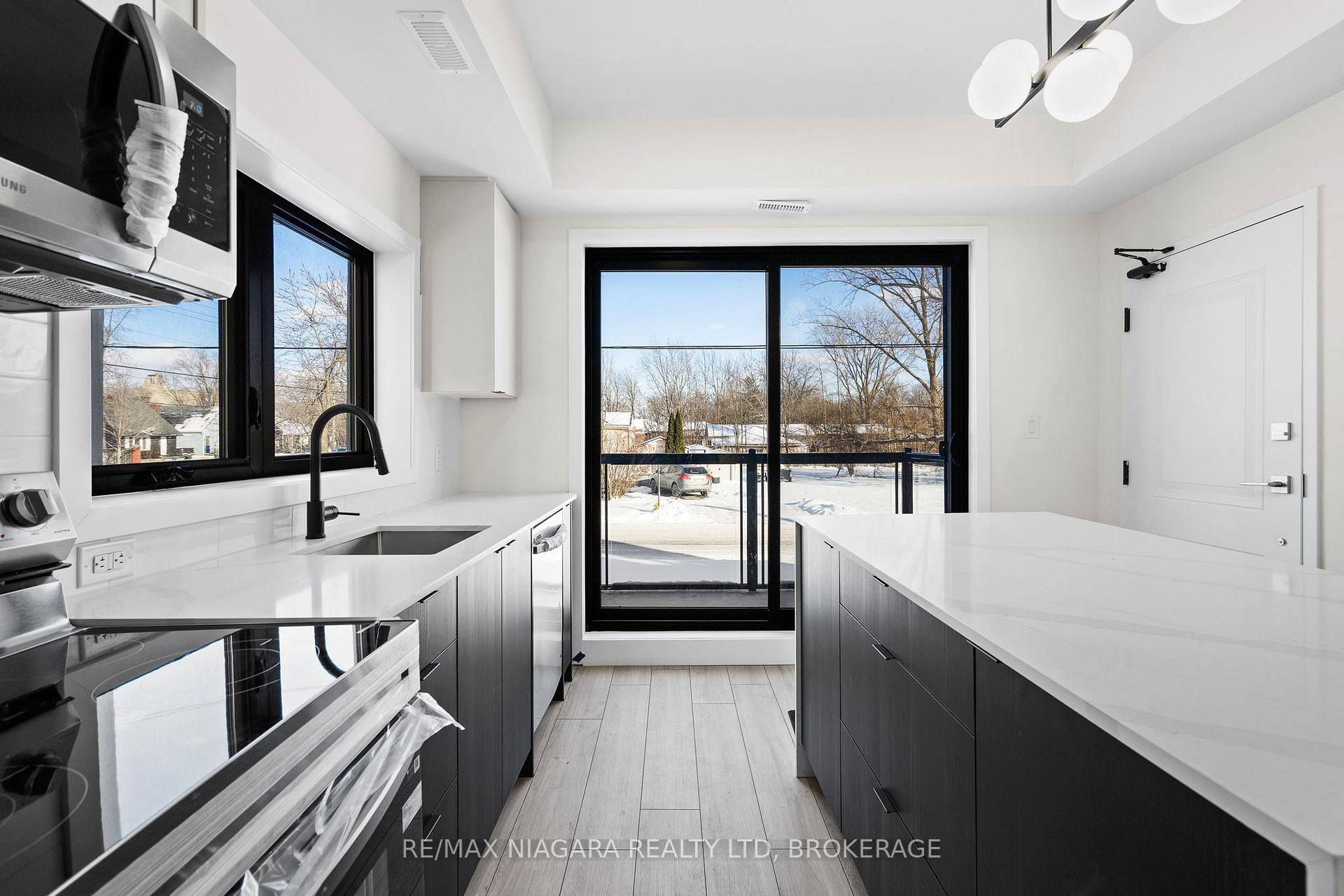 Photo 6 of Unit 209, 7277 Wilson Crescent, Niagara Falls, Oldfield — HOMEH