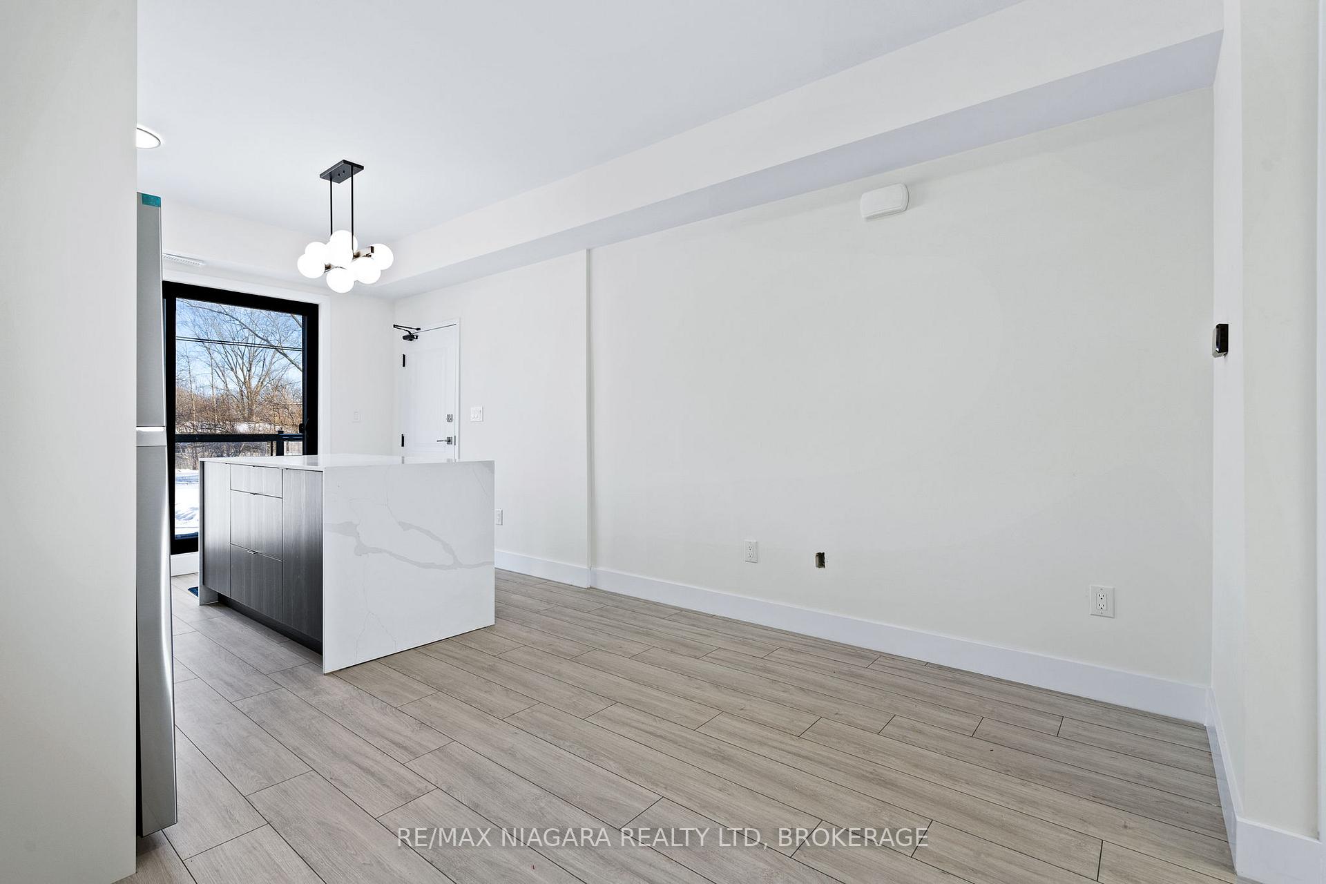 Photo 7 of Unit 209, 7277 Wilson Crescent, Niagara Falls, Oldfield — HOMEH
