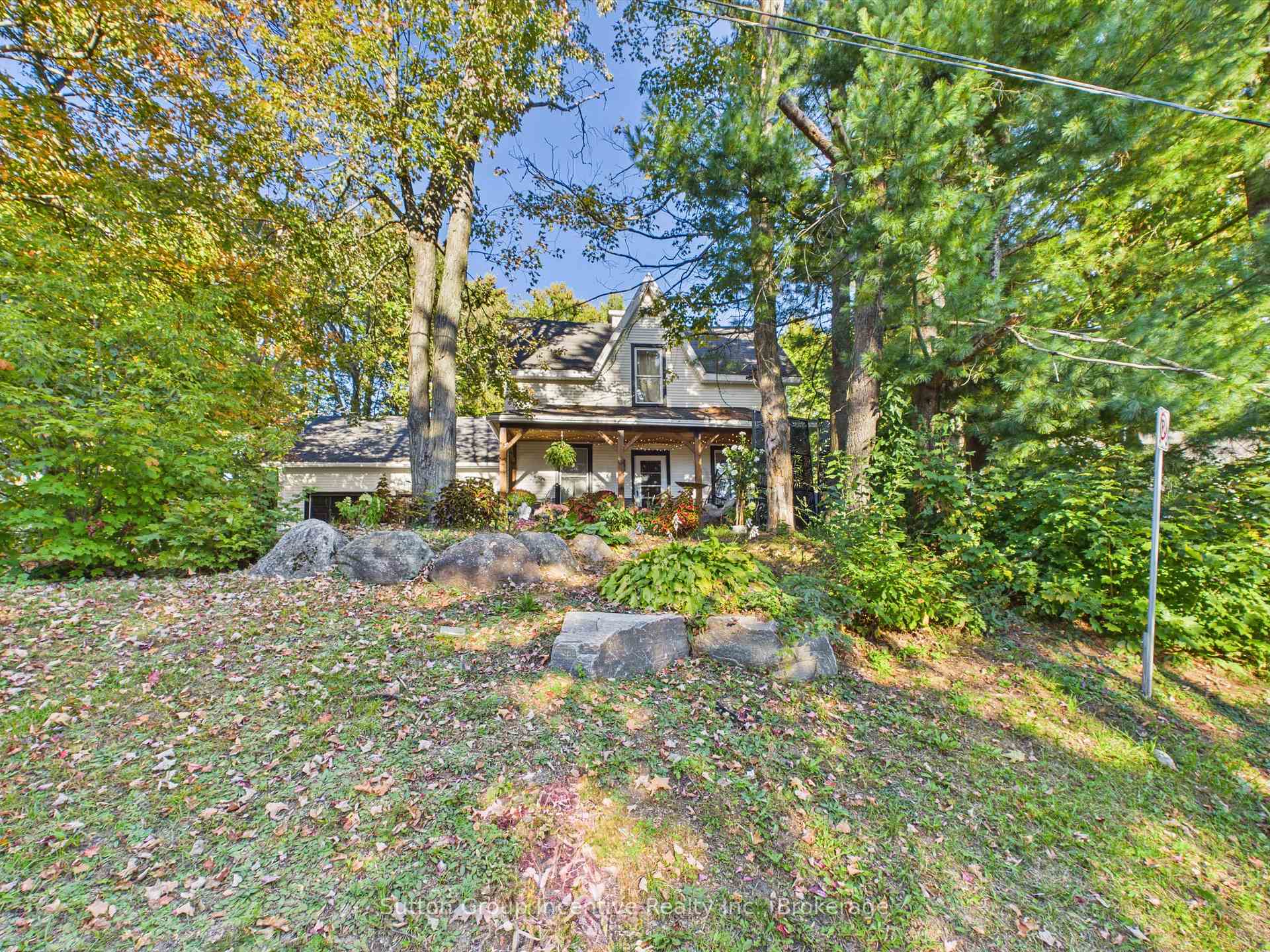 Photo 2 of 57 woodward Street, Bracebridge — HOMEH
