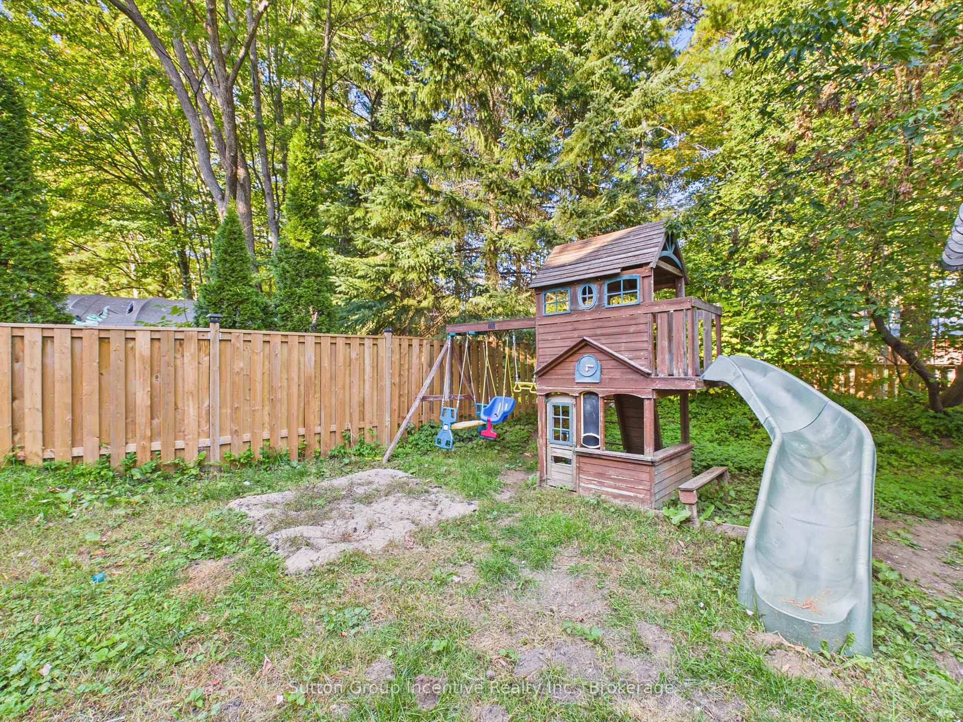 Photo 33 of 57 woodward Street, Bracebridge — HOMEH