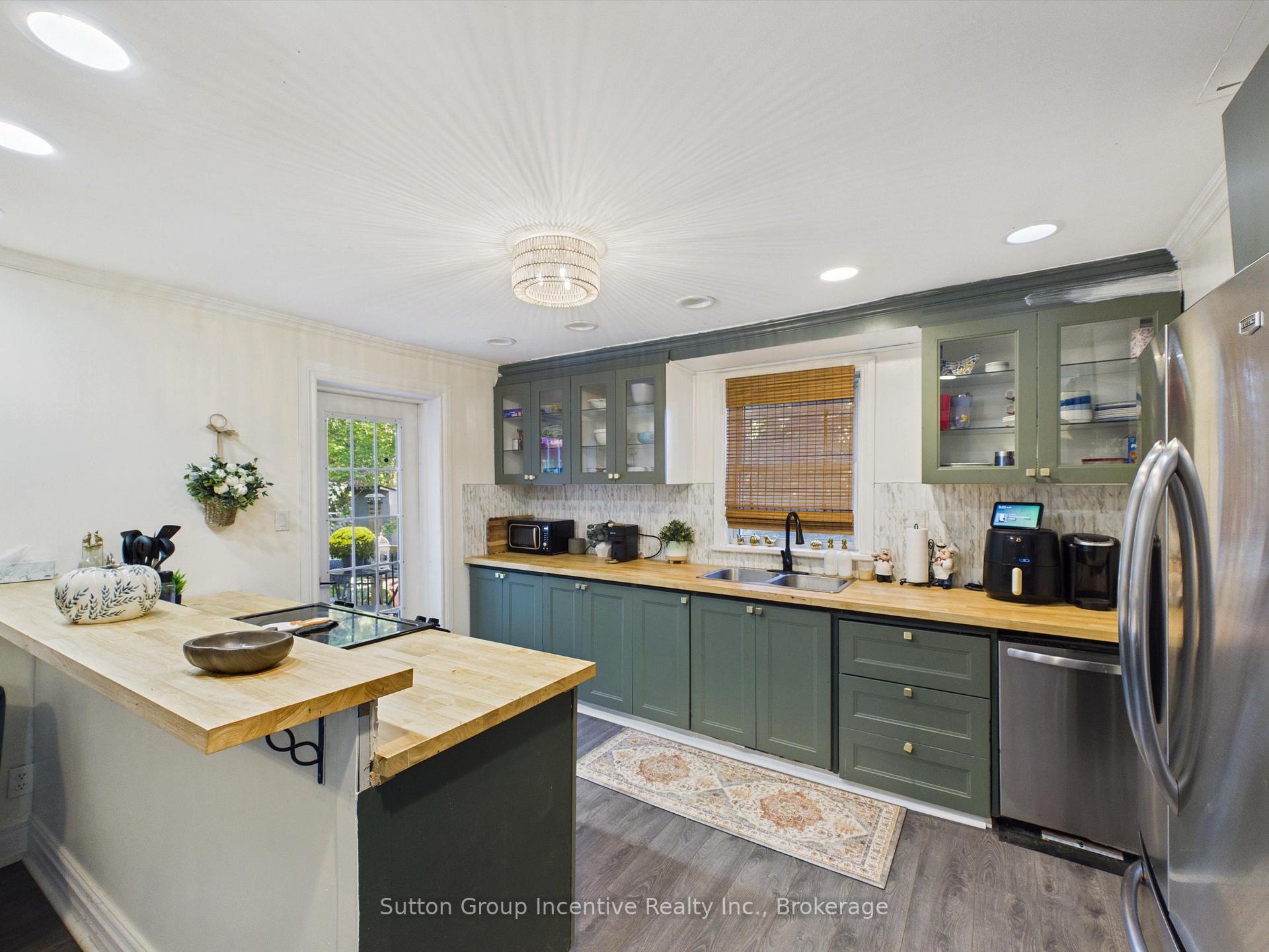 Photo 12 of 57 woodward Street, Bracebridge — HOMEH