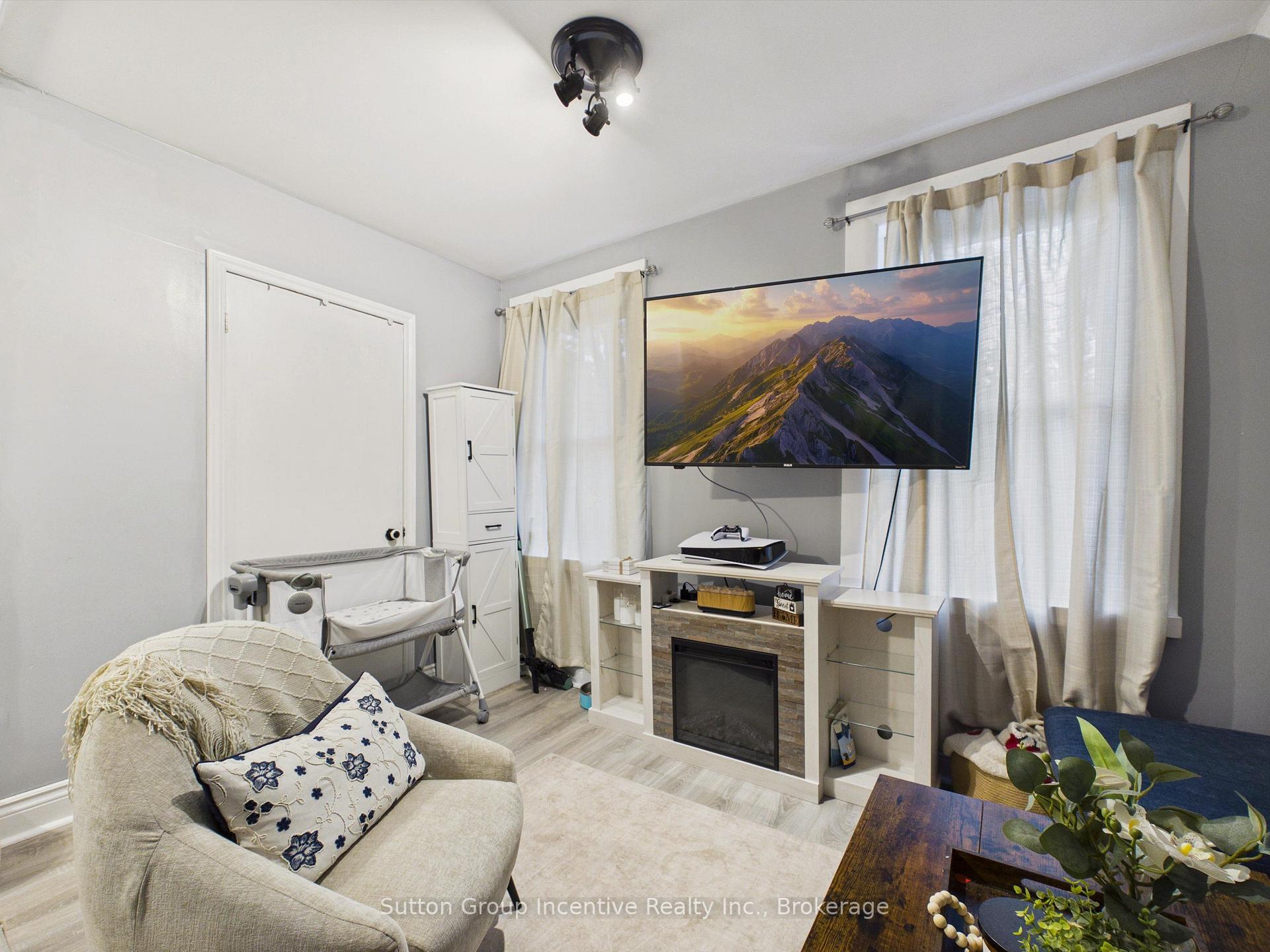 Photo 26 of 57 woodward Street, Bracebridge — HOMEH