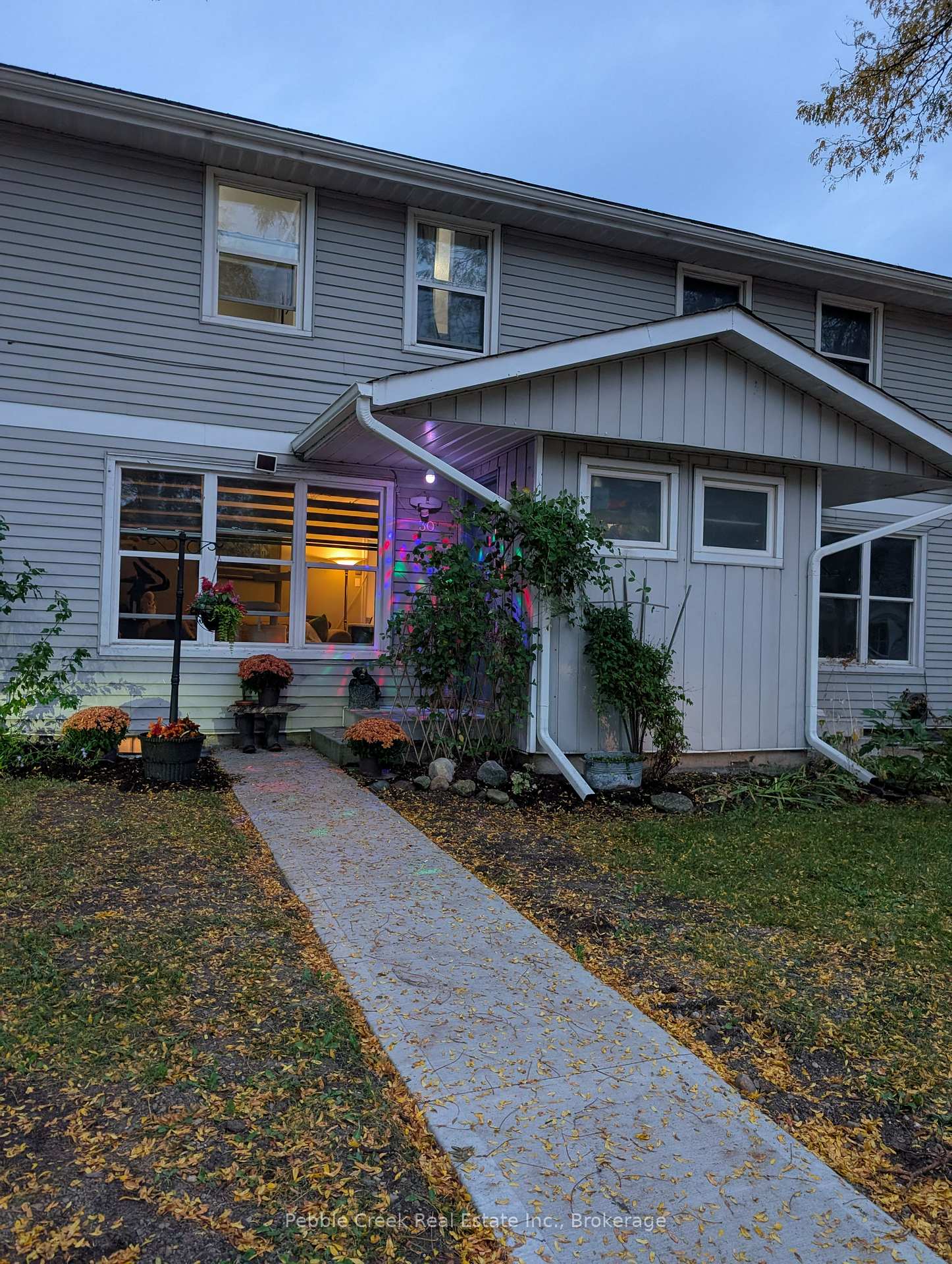 Photo 2 of Unit 30, 30 St Charles Place, Huron East, Vanastra — HOMEH