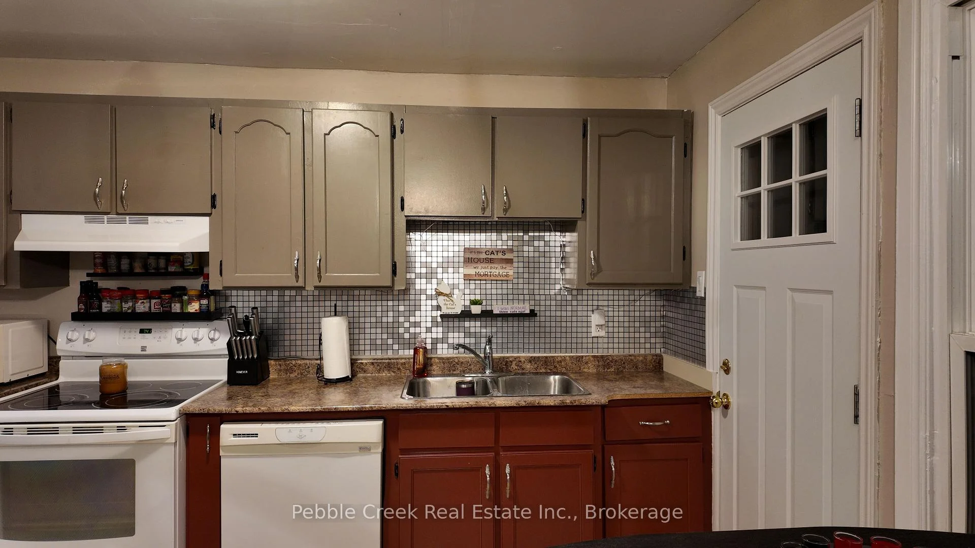 Photo 3 of Unit 30, 30 St Charles Place, Huron East, Vanastra — HOMEH