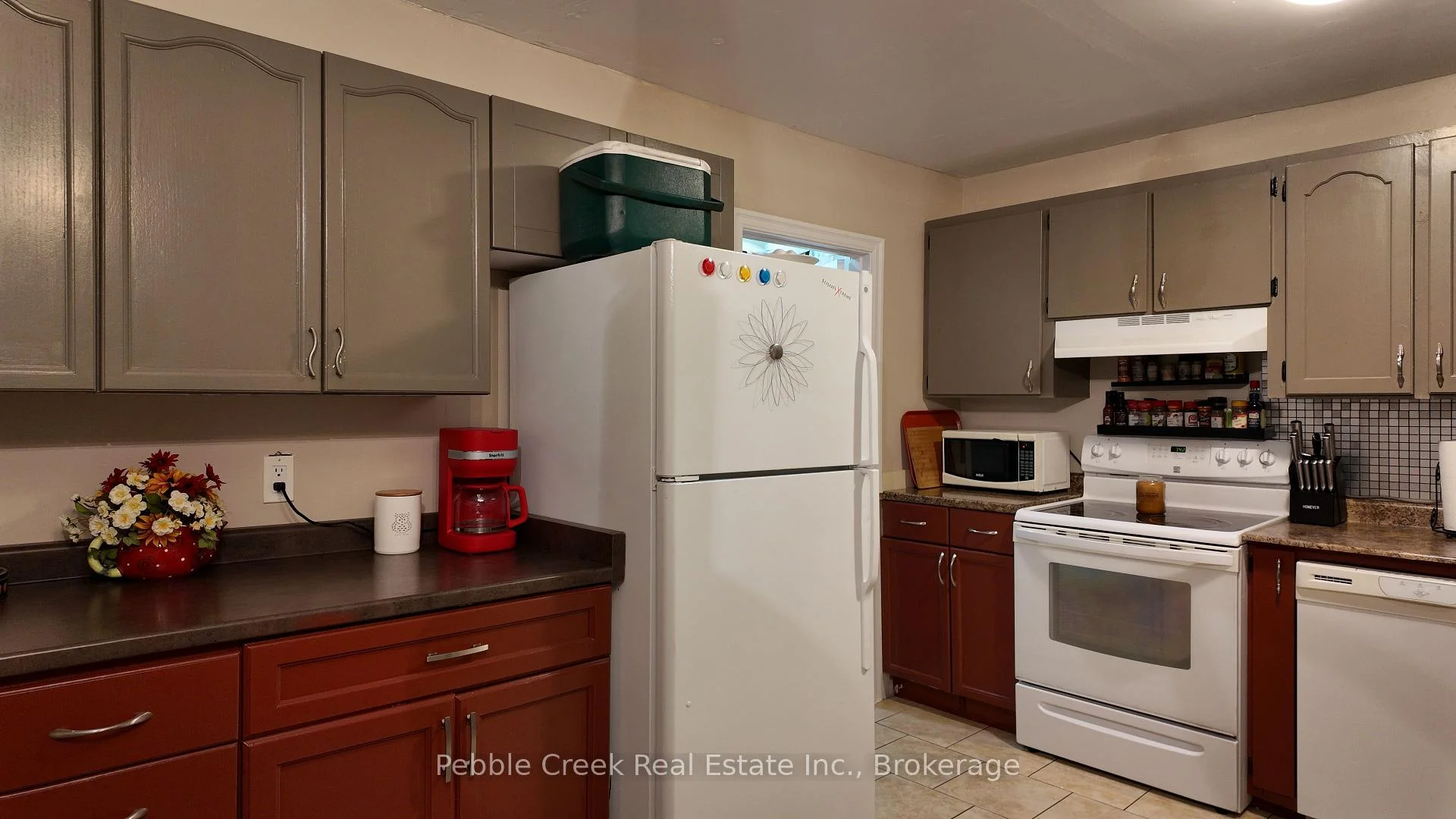 Photo 4 of Unit 30, 30 St Charles Place, Huron East, Vanastra — HOMEH