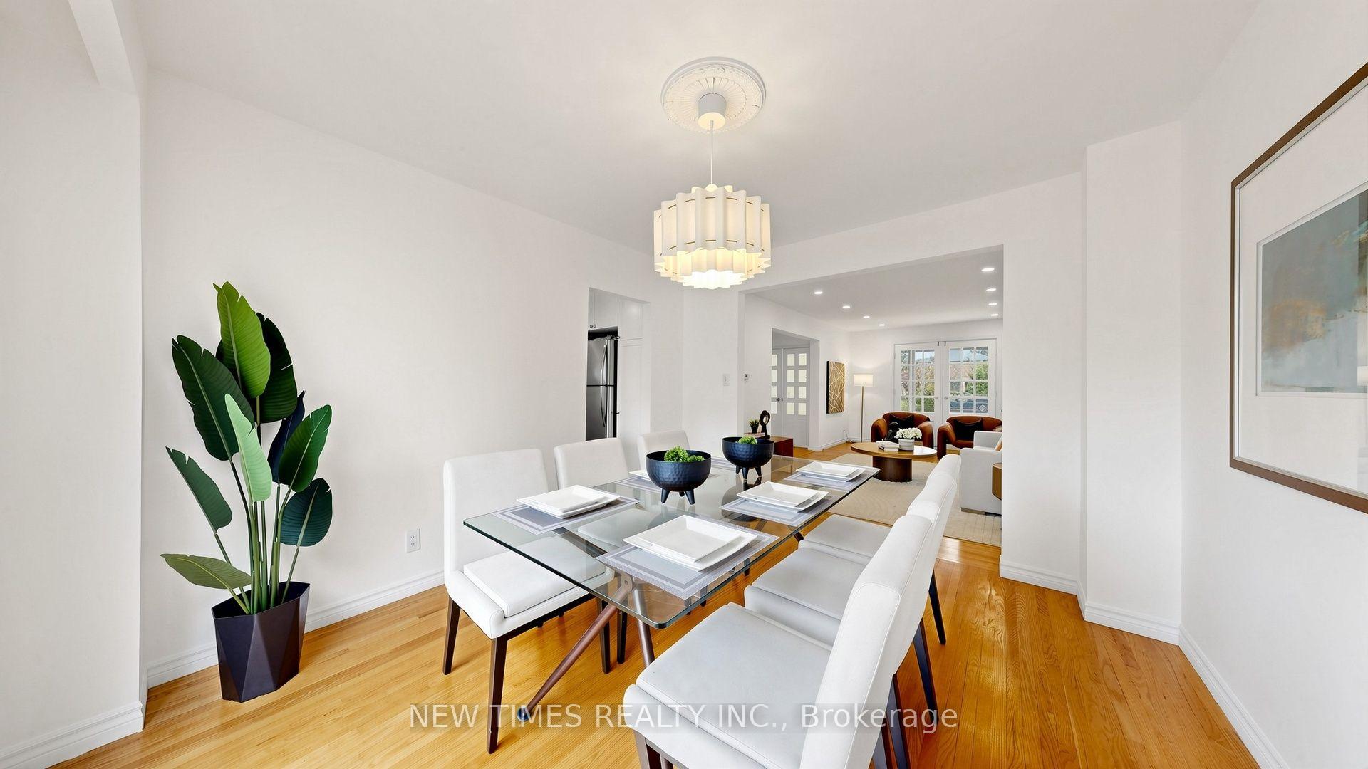 Photo 8 of 4 Ashstead Place, North York, Don Valley Village — HOMEH