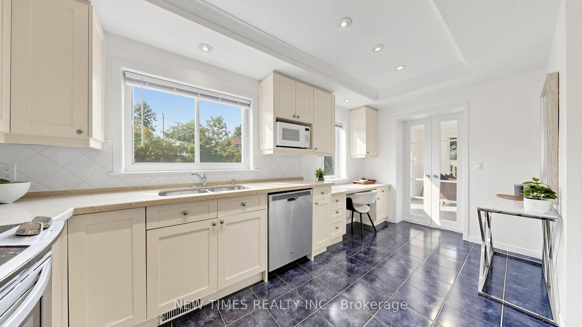 Photo 13 of 4 Ashstead Place, North York, Don Valley Village — HOMEH