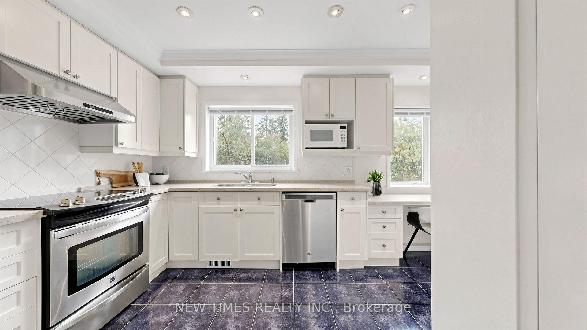 Photo 14 of 4 Ashstead Place, North York, Don Valley Village — HOMEH
