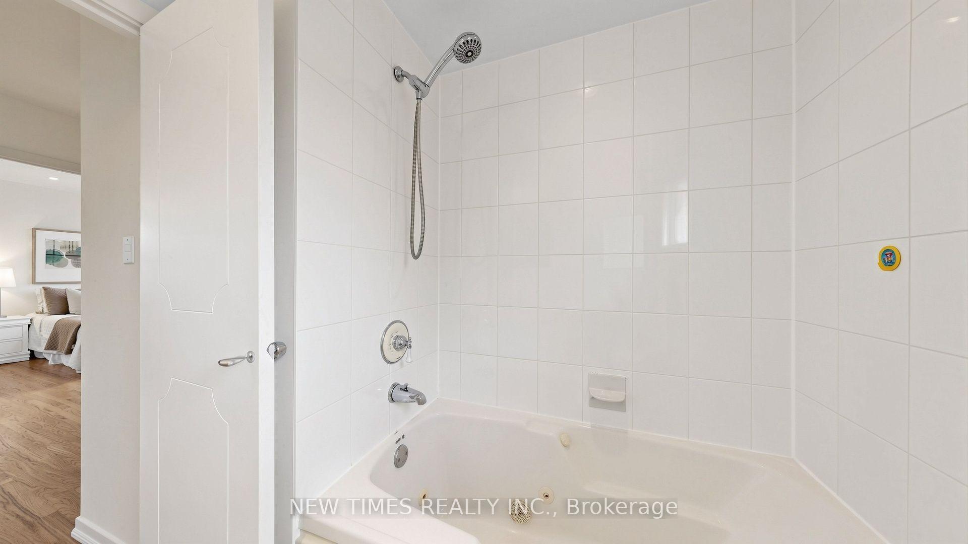 Photo 34 of 4 Ashstead Place, North York, Don Valley Village — HOMEH
