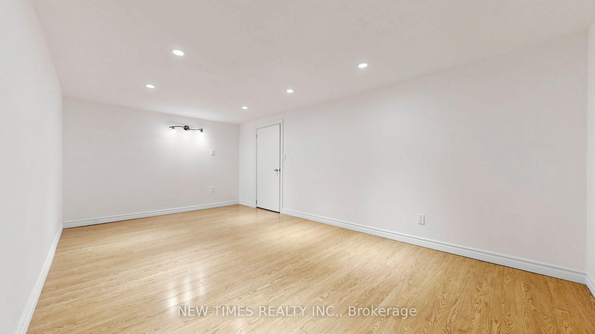 Photo 37 of 4 Ashstead Place, North York, Don Valley Village — HOMEH