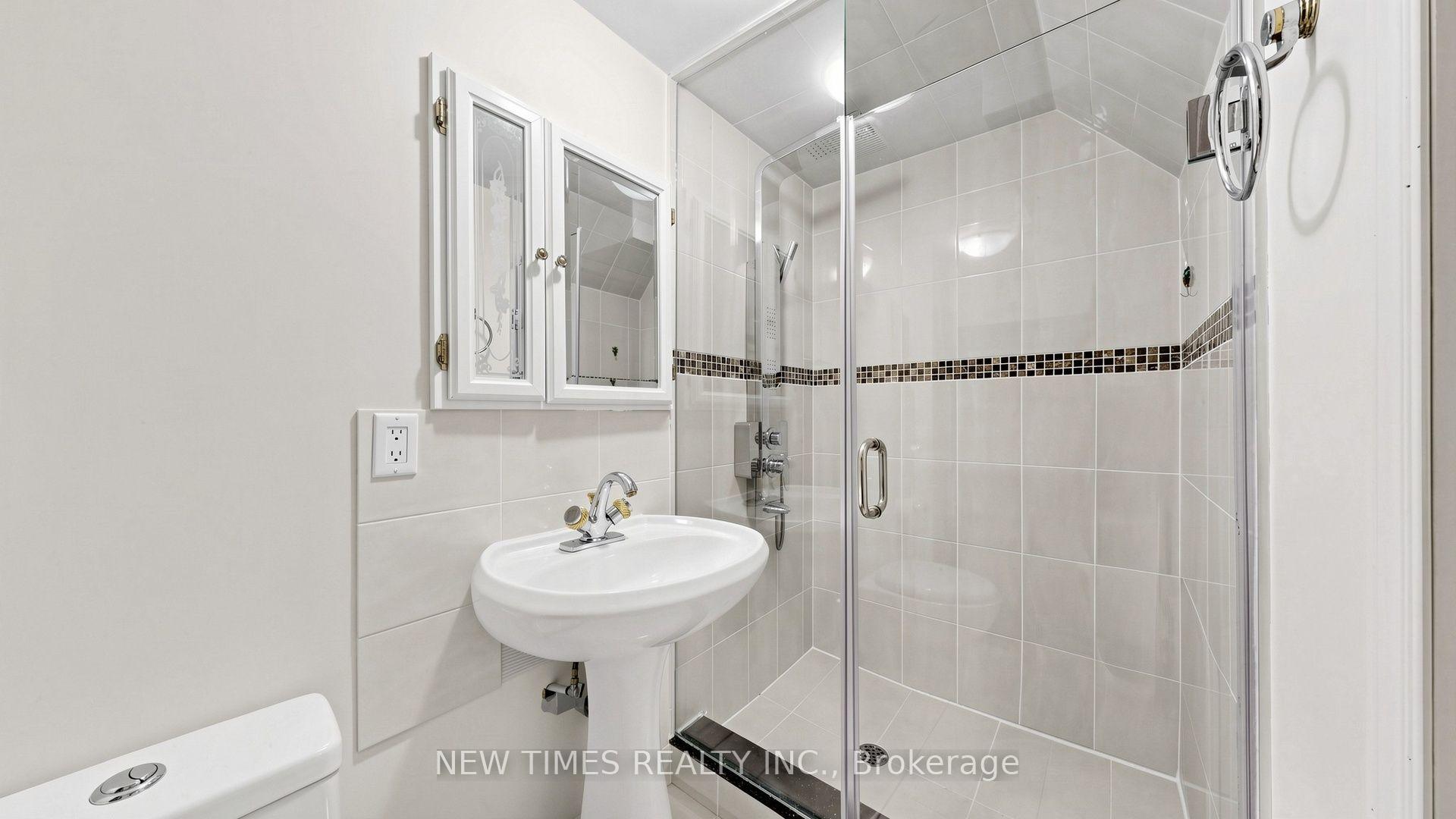 Photo 41 of 4 Ashstead Place, North York, Don Valley Village — HOMEH