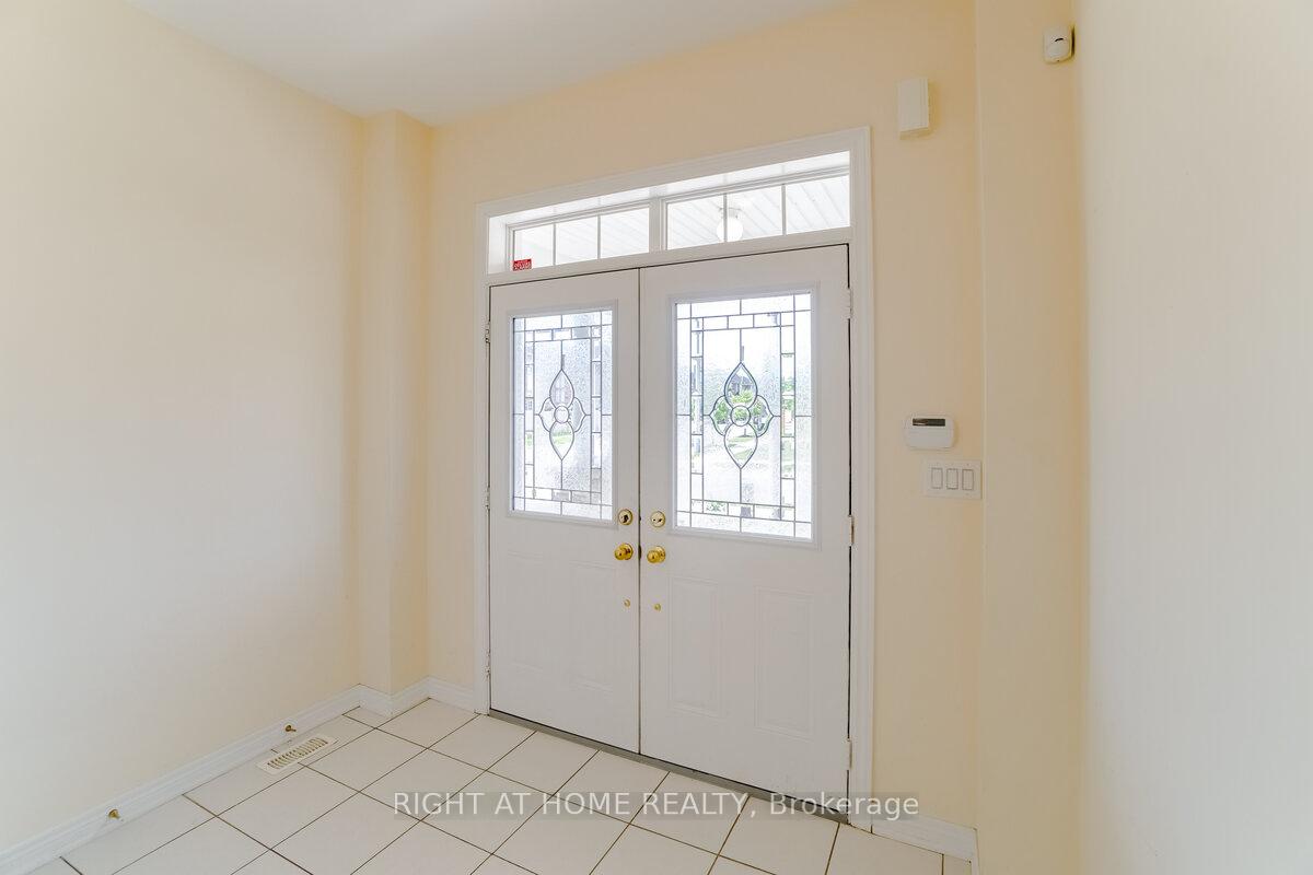 Photo 4 of 4644 Doug Wright Drive, Burlington, Alton — HOMEH