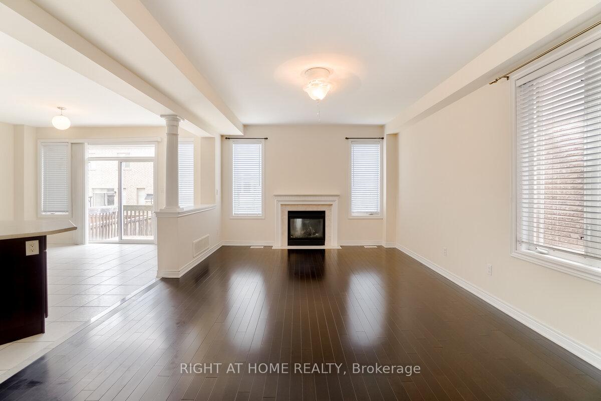 Photo 5 of 4644 Doug Wright Drive, Burlington, Alton — HOMEH