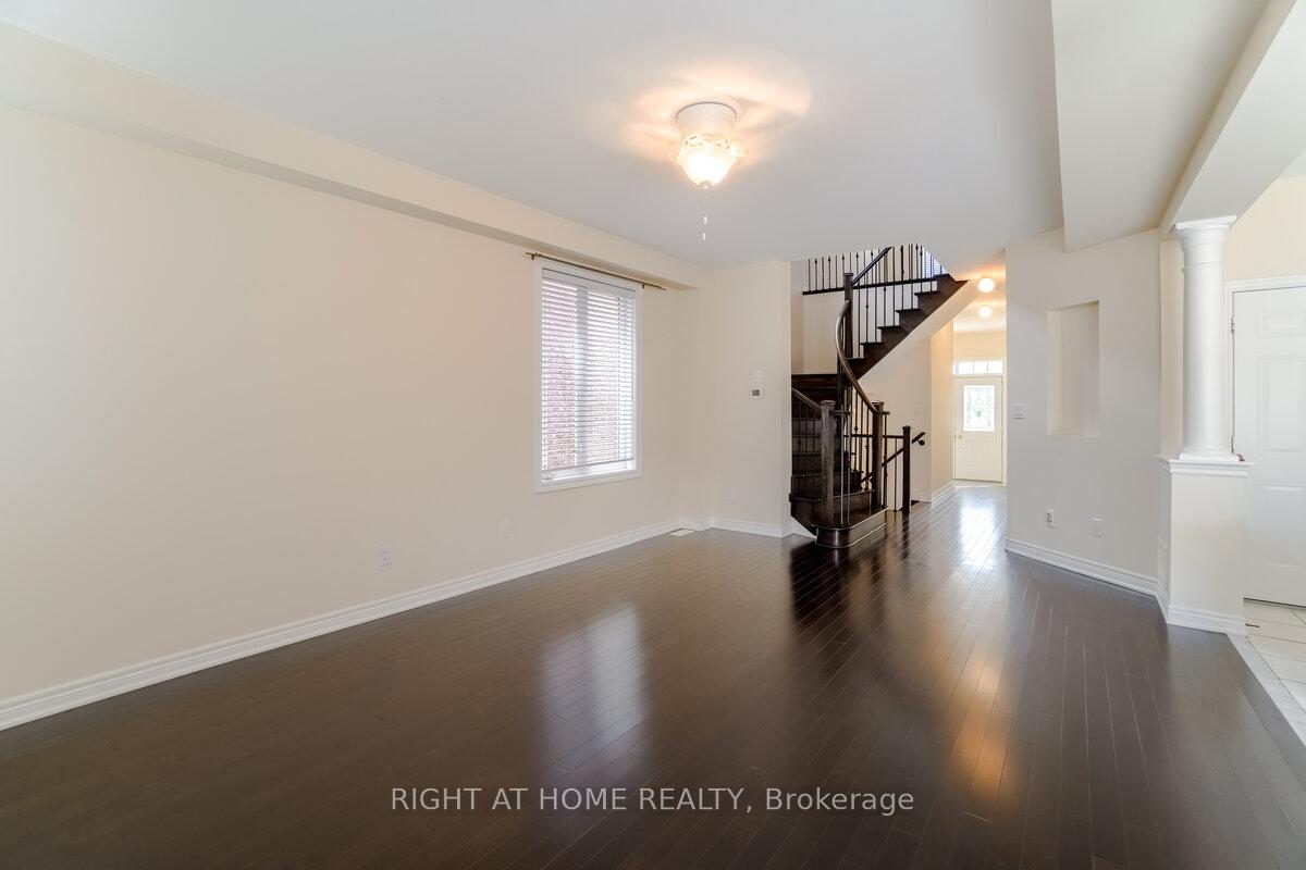 Photo 7 of 4644 Doug Wright Drive, Burlington, Alton — HOMEH