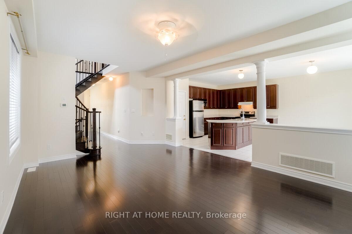 Photo 8 of 4644 Doug Wright Drive, Burlington, Alton — HOMEH