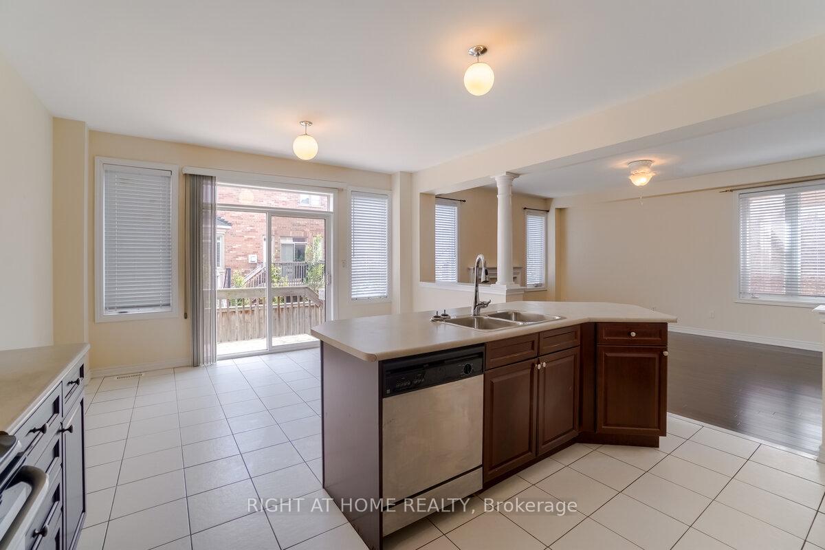Photo 12 of 4644 Doug Wright Drive, Burlington, Alton — HOMEH