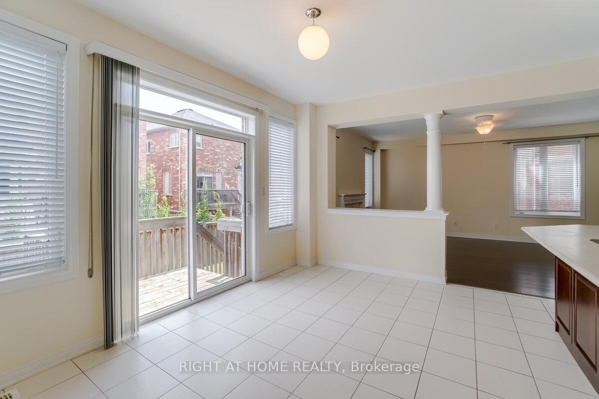 Photo 13 of 4644 Doug Wright Drive, Burlington, Alton — HOMEH