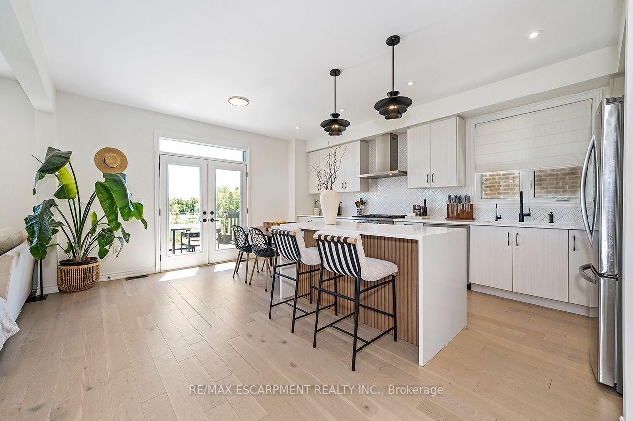 Photo 13 of 42 Shepherd Drive, Barrie, Rural Barrie Southeast — HOMEH