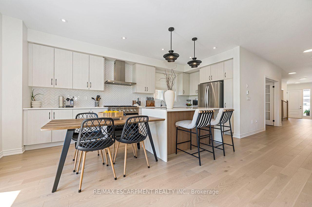 Photo 14 of 42 Shepherd Drive, Barrie, Rural Barrie Southeast — HOMEH