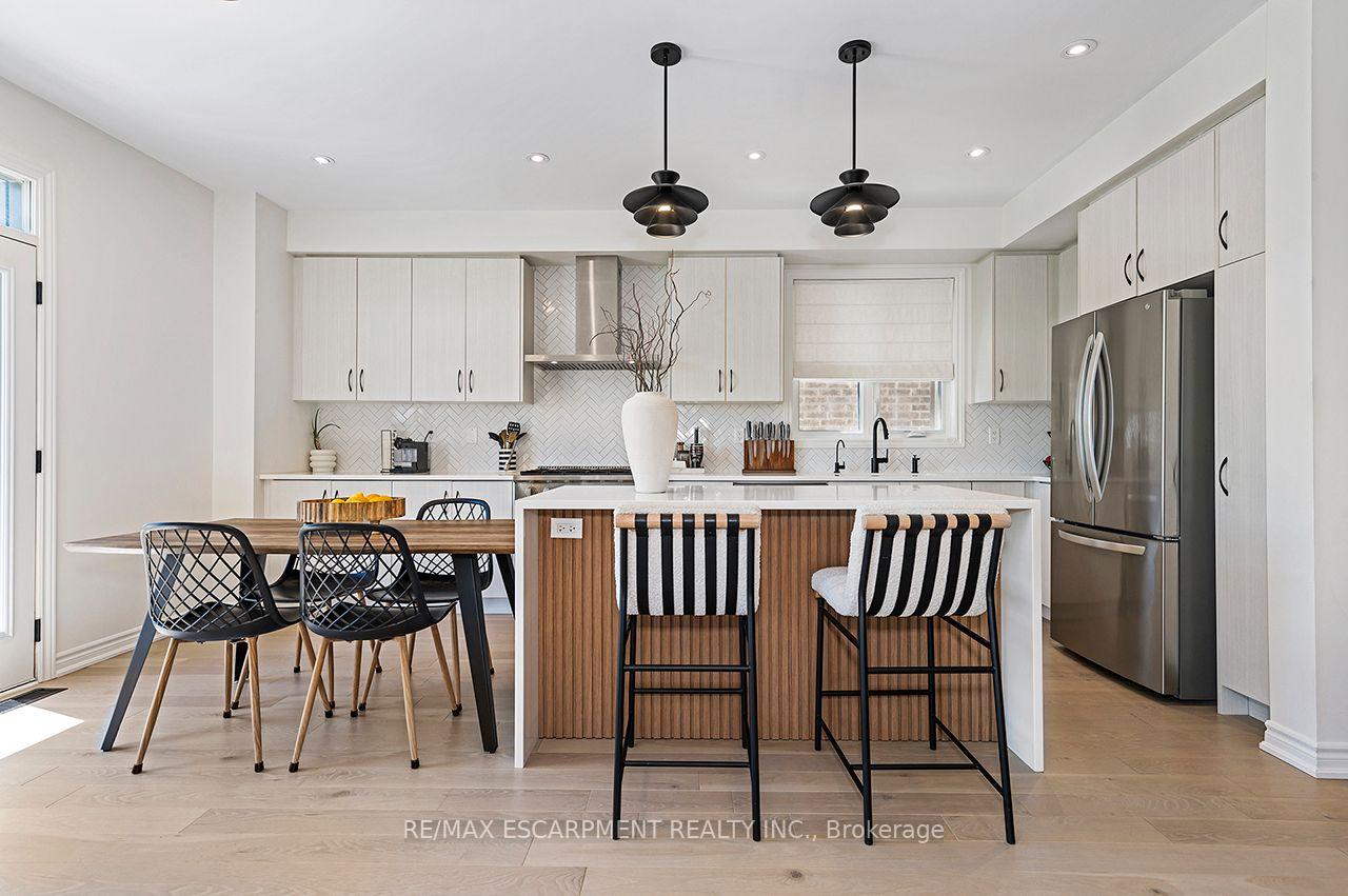 Photo 15 of 42 Shepherd Drive, Barrie, Rural Barrie Southeast — HOMEH