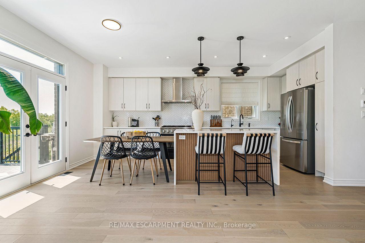 Photo 24 of 42 Shepherd Drive, Barrie, Rural Barrie Southeast — HOMEH