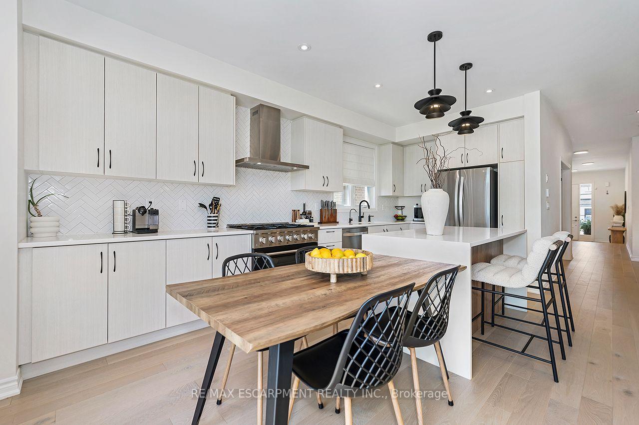 Photo 33 of 42 Shepherd Drive, Barrie, Rural Barrie Southeast — HOMEH