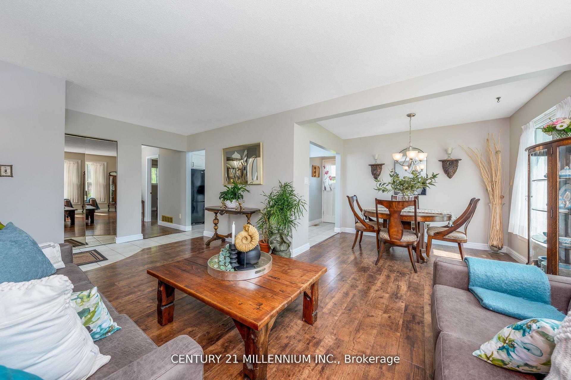 Photo 6 of 20 Dunblaine Crescent, Brampton, Southgate — HOMEH