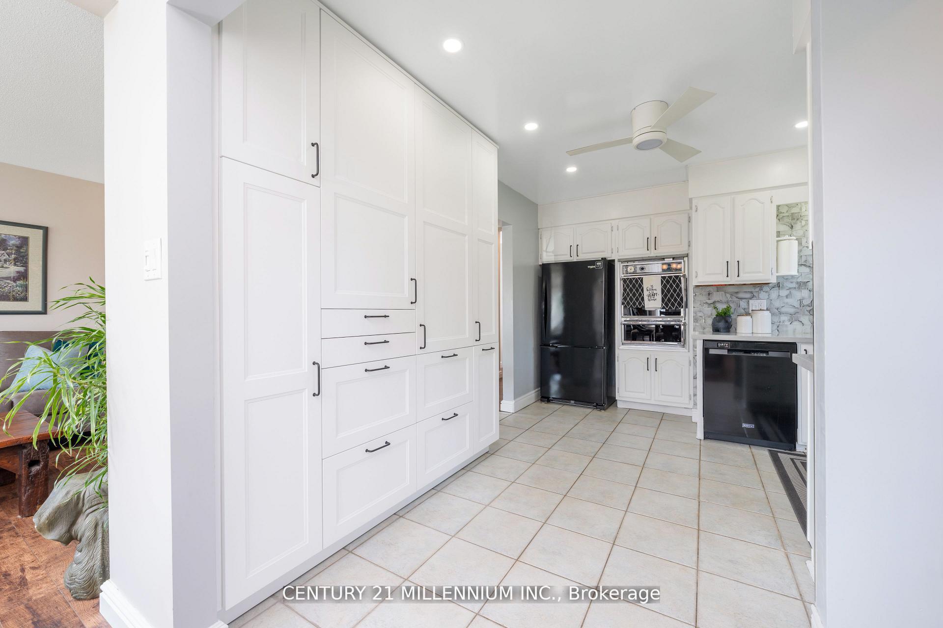 Photo 8 of 20 Dunblaine Crescent, Brampton, Southgate — HOMEH