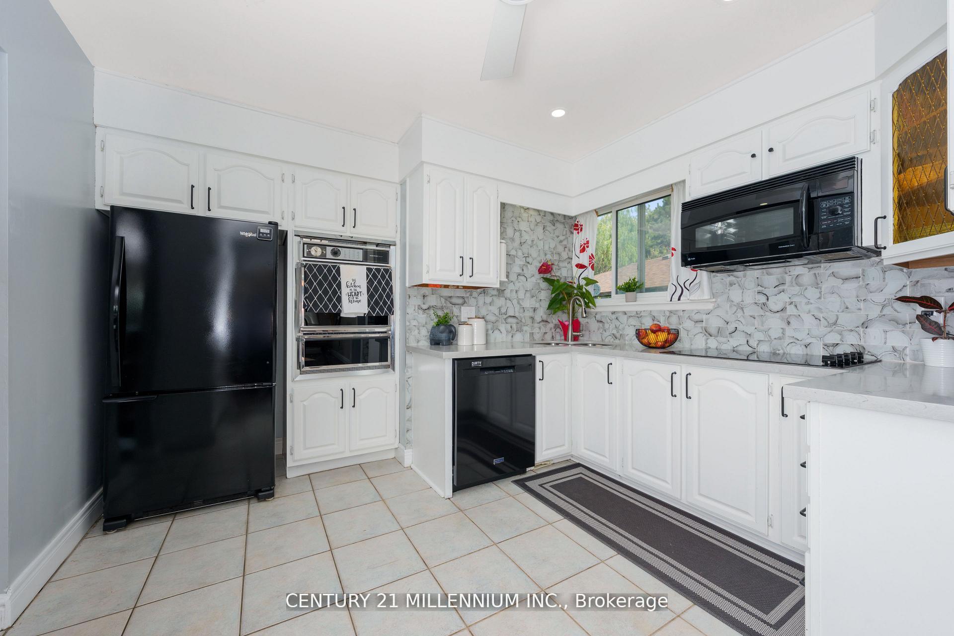 Photo 9 of 20 Dunblaine Crescent, Brampton, Southgate — HOMEH