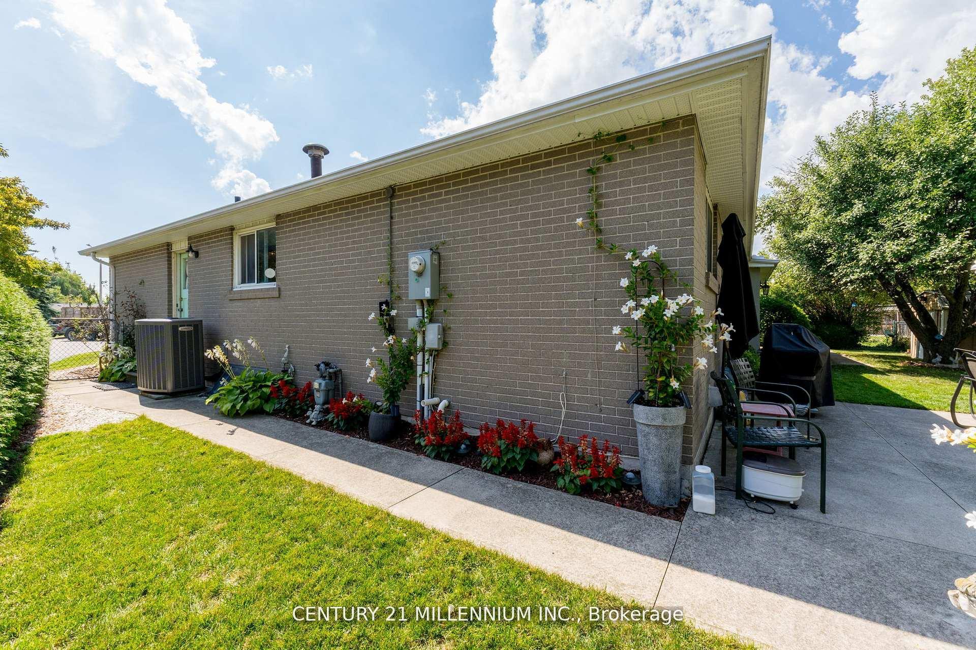 Photo 20 of 20 Dunblaine Crescent, Brampton, Southgate — HOMEH