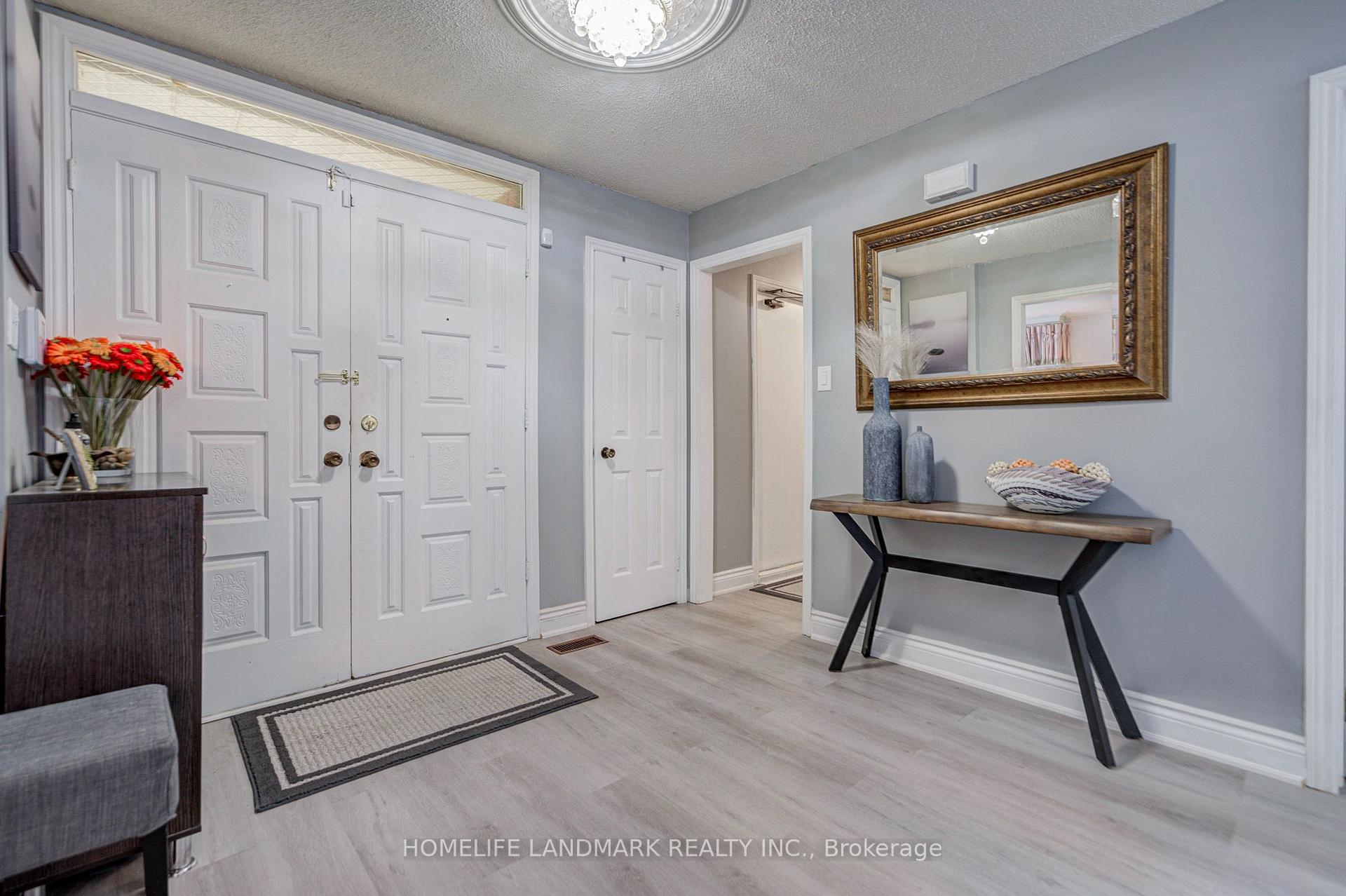 Photo 3 of 48 Purcell Square, Scarborough, Steeles — HOMEH