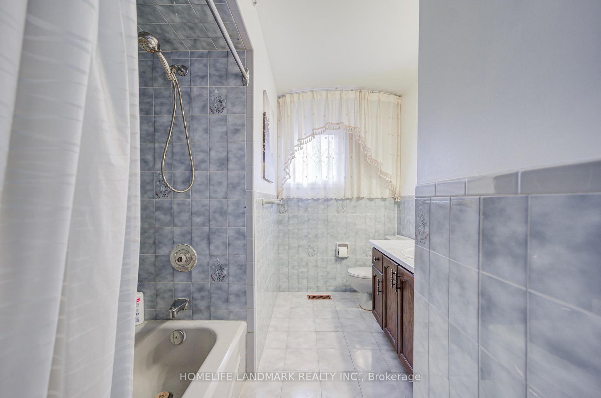 Photo 32 of 48 Purcell Square, Scarborough, Steeles — HOMEH