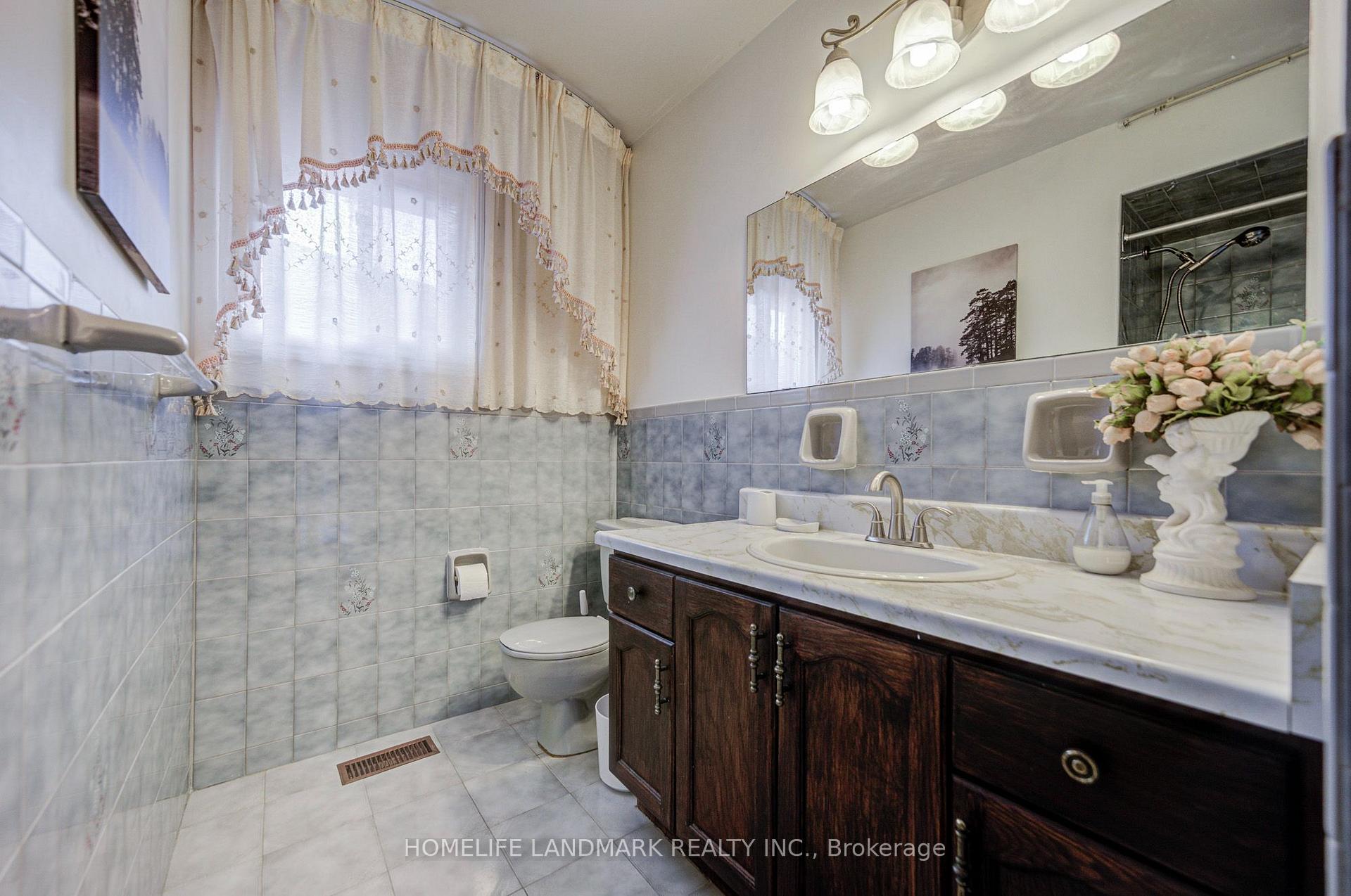 Photo 33 of 48 Purcell Square, Scarborough, Steeles — HOMEH