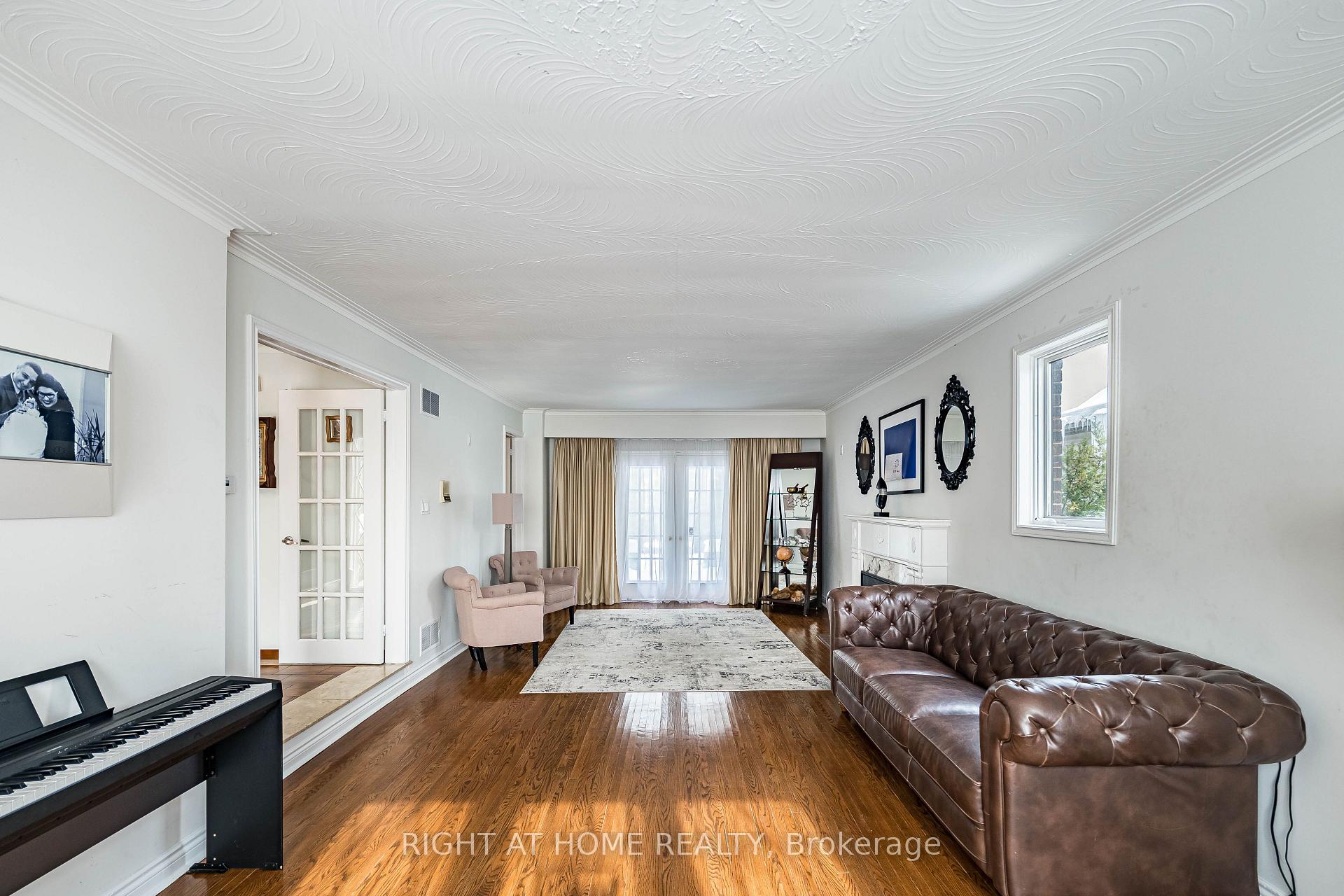 Photo 6 of 2123 Gordon Drive, Mississauga, Cooksville — HOMEH