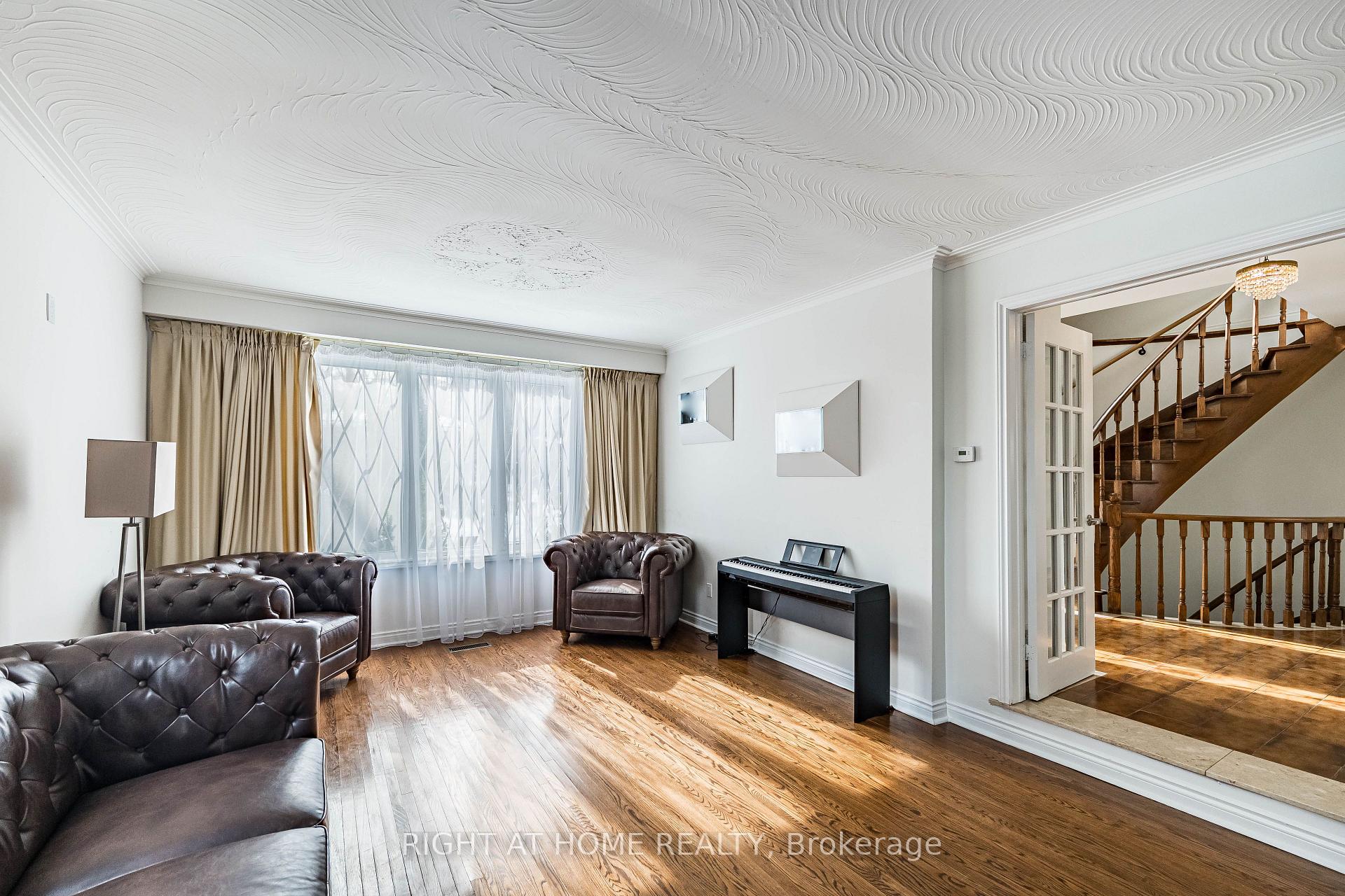 Photo 7 of 2123 Gordon Drive, Mississauga, Cooksville — HOMEH